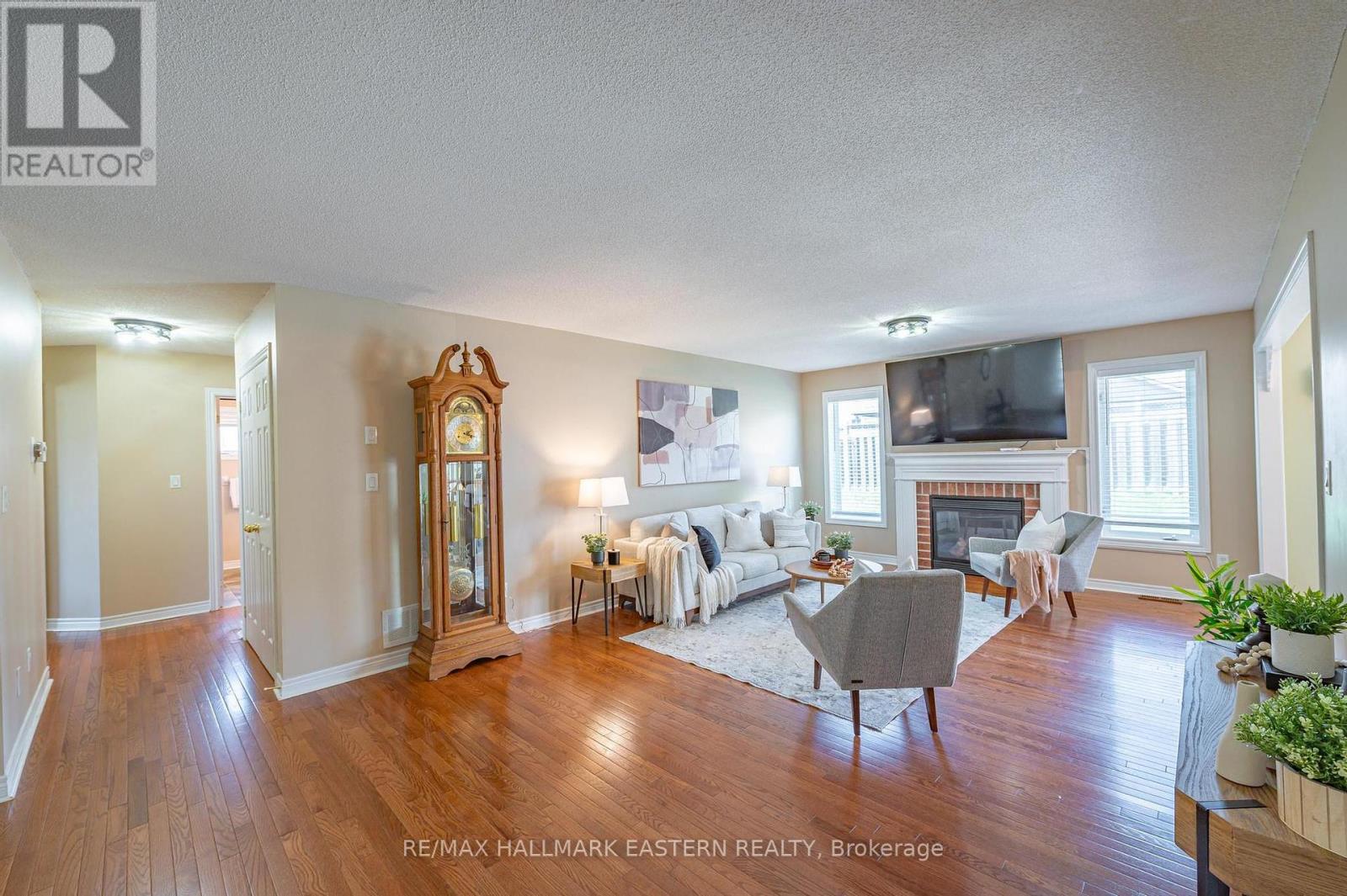 20 Purple Dusk Drive, Kawartha Lakes (Lindsay), Ontario  K9V 0B2 - Photo 8 - X12133622