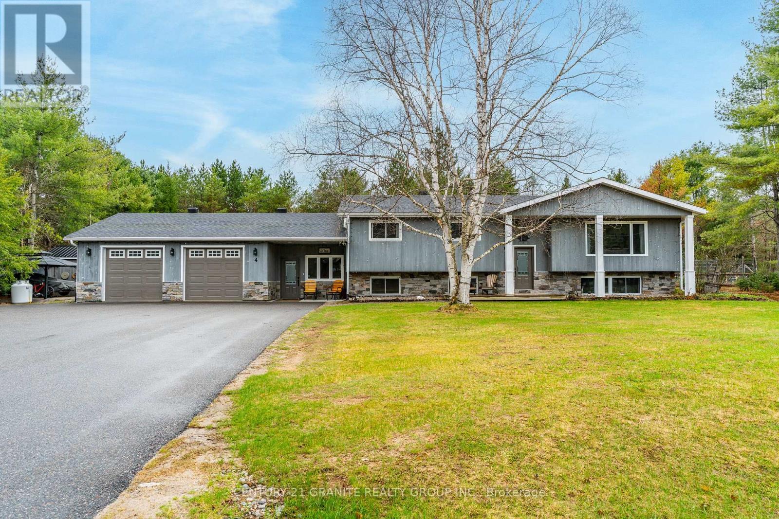4 Airview Drive, Bancroft (Bancroft Ward), Ontario  K0L 1C0 - Photo 3 - X12133716