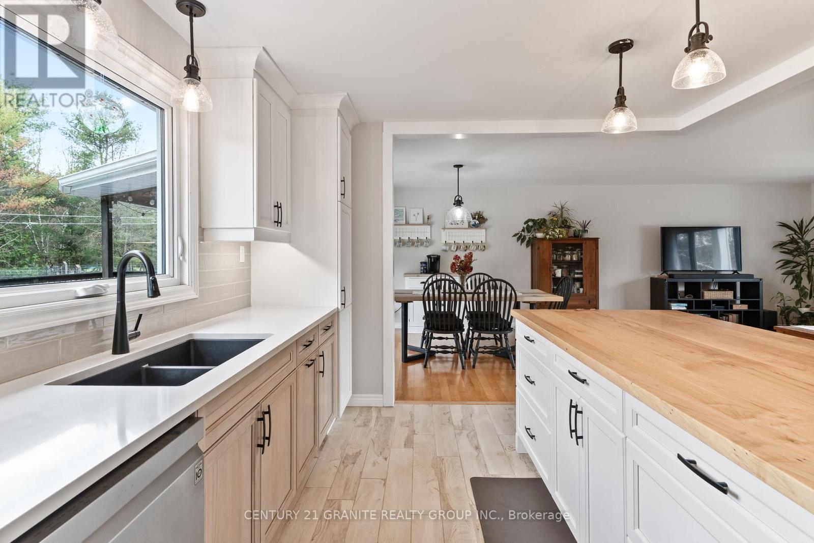 4 Airview Drive, Bancroft (Bancroft Ward), Ontario  K0L 1C0 - Photo 8 - X12133716