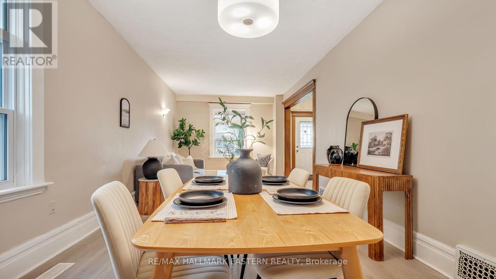 24 Aylmer Street, Peterborough Central (South), Ontario  K9J 3H5 - Photo 13 - X12133802