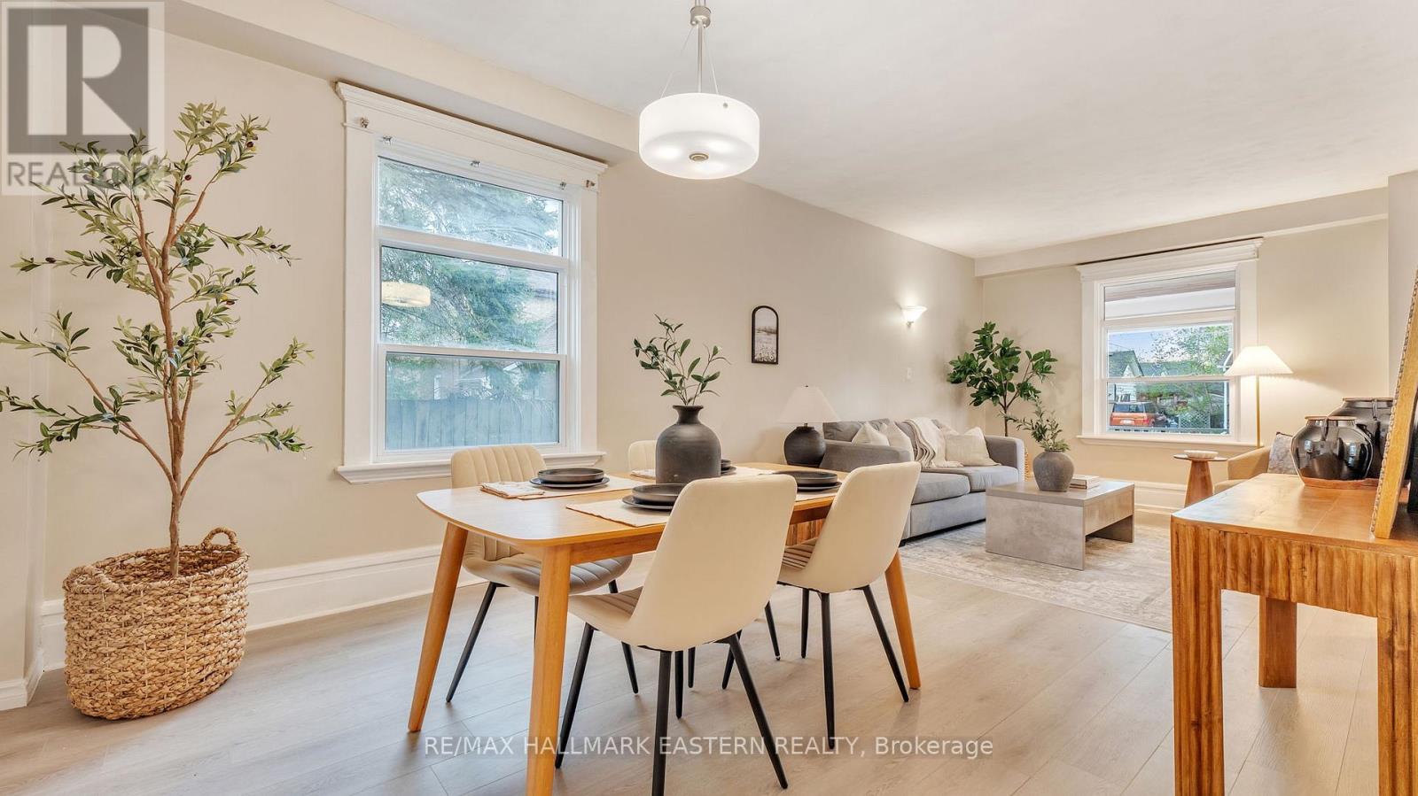 24 Aylmer Street, Peterborough Central (South), Ontario  K9J 3H5 - Photo 14 - X12133802