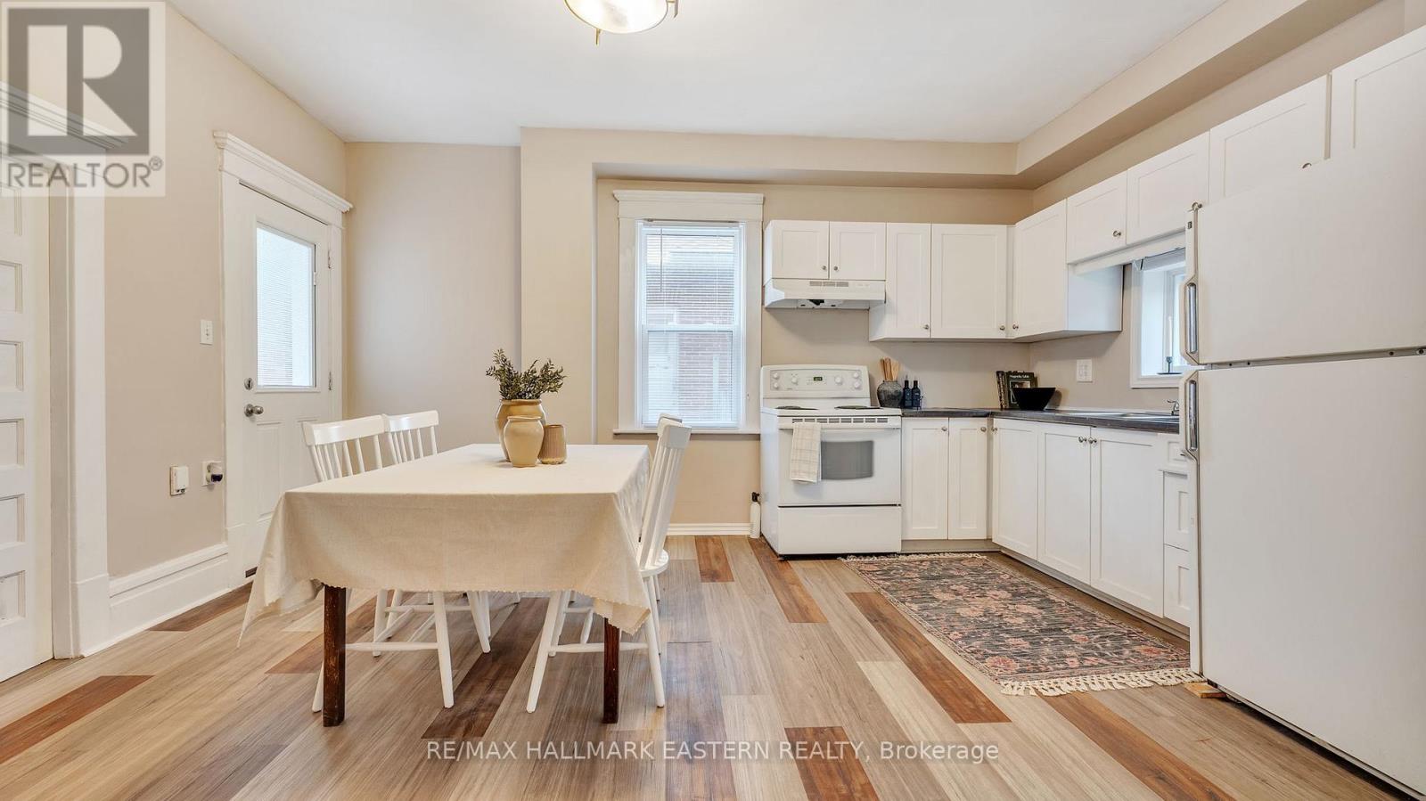24 Aylmer Street, Peterborough Central (South), Ontario  K9J 3H5 - Photo 15 - X12133802