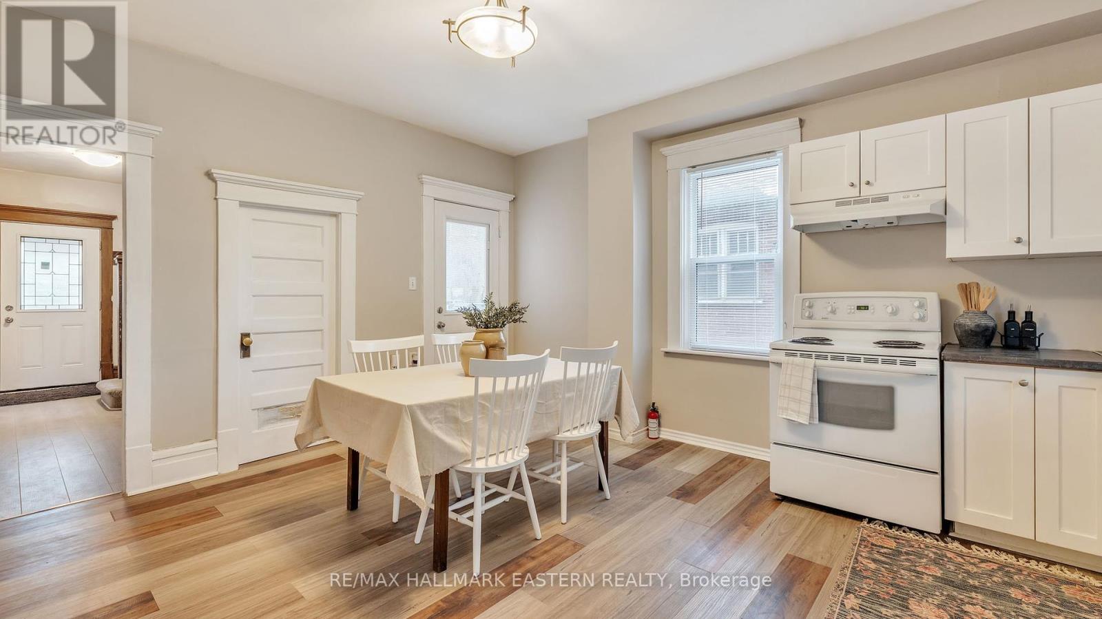 24 Aylmer Street, Peterborough Central (South), Ontario  K9J 3H5 - Photo 18 - X12133802