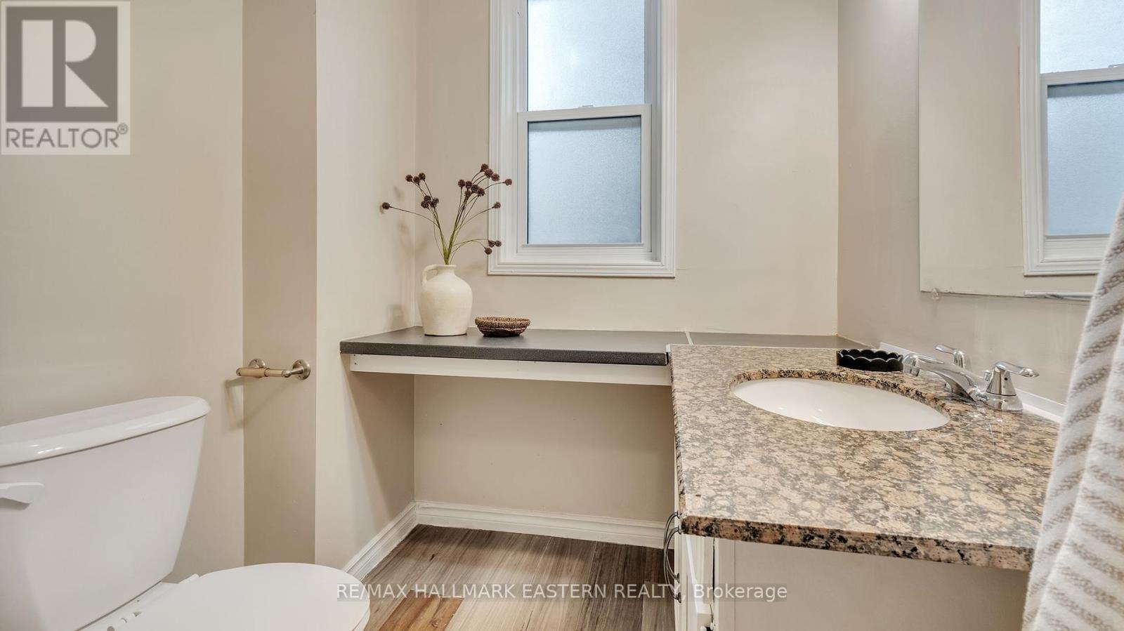 24 Aylmer Street, Peterborough Central (South), Ontario  K9J 3H5 - Photo 19 - X12133802
