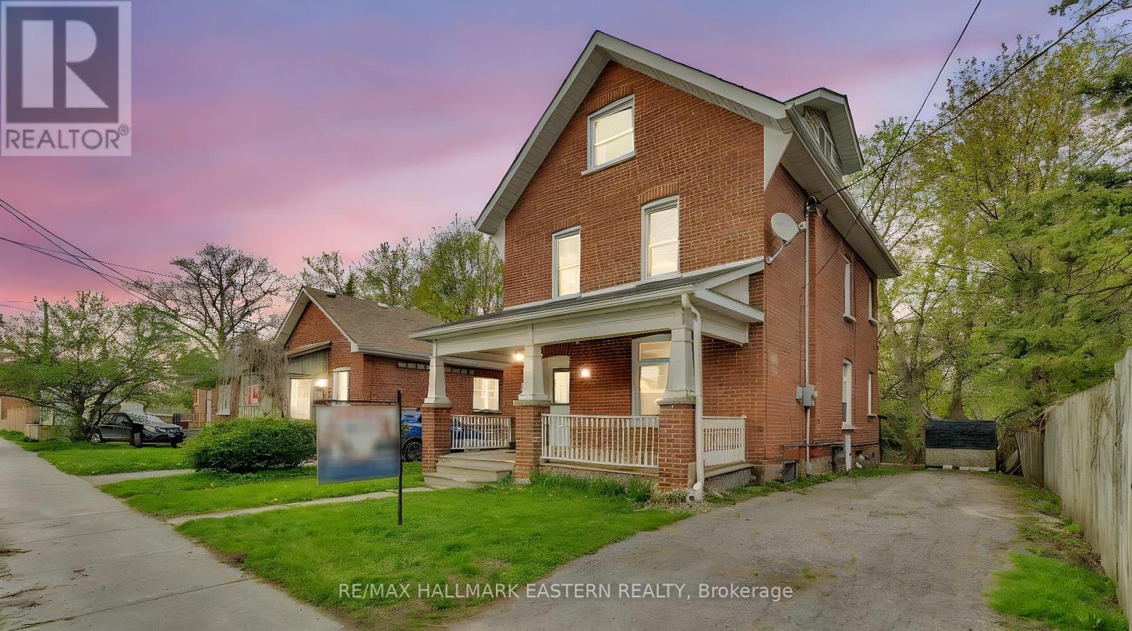 24 Aylmer Street, Peterborough Central (South), Ontario  K9J 3H5 - Photo 3 - X12133802