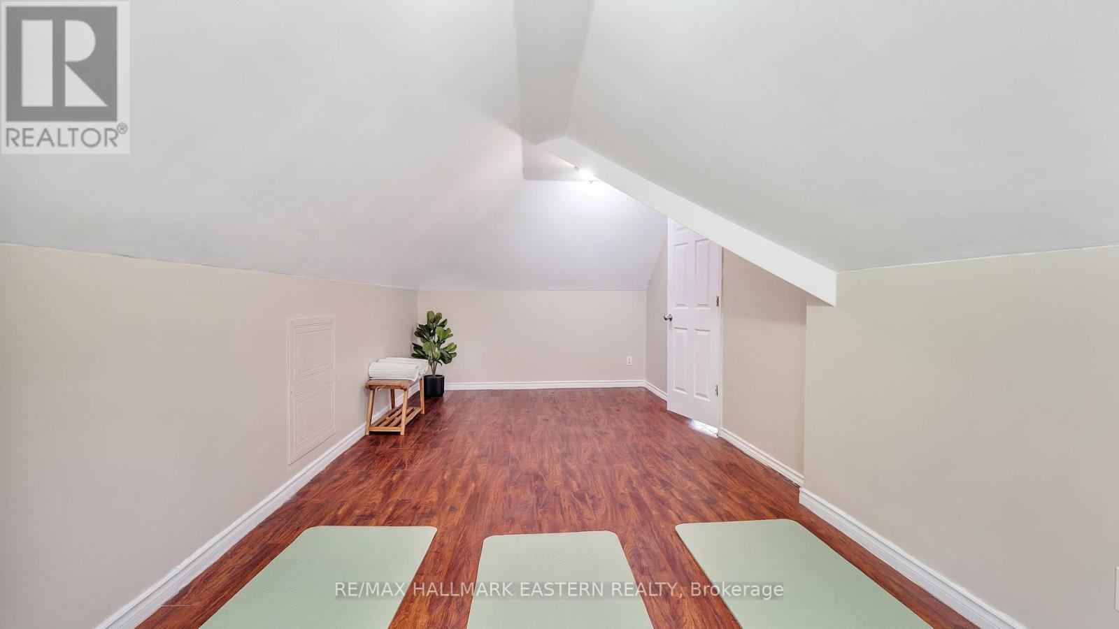 24 Aylmer Street, Peterborough Central (South), Ontario  K9J 3H5 - Photo 32 - X12133802