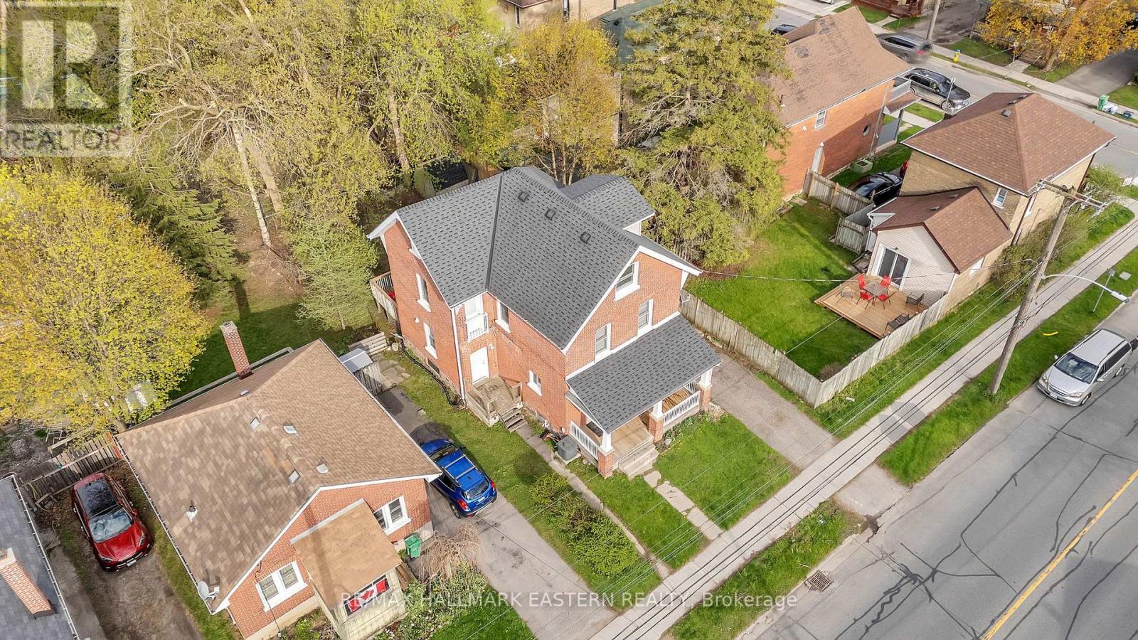 24 Aylmer Street, Peterborough Central (South), Ontario  K9J 3H5 - Photo 4 - X12133802