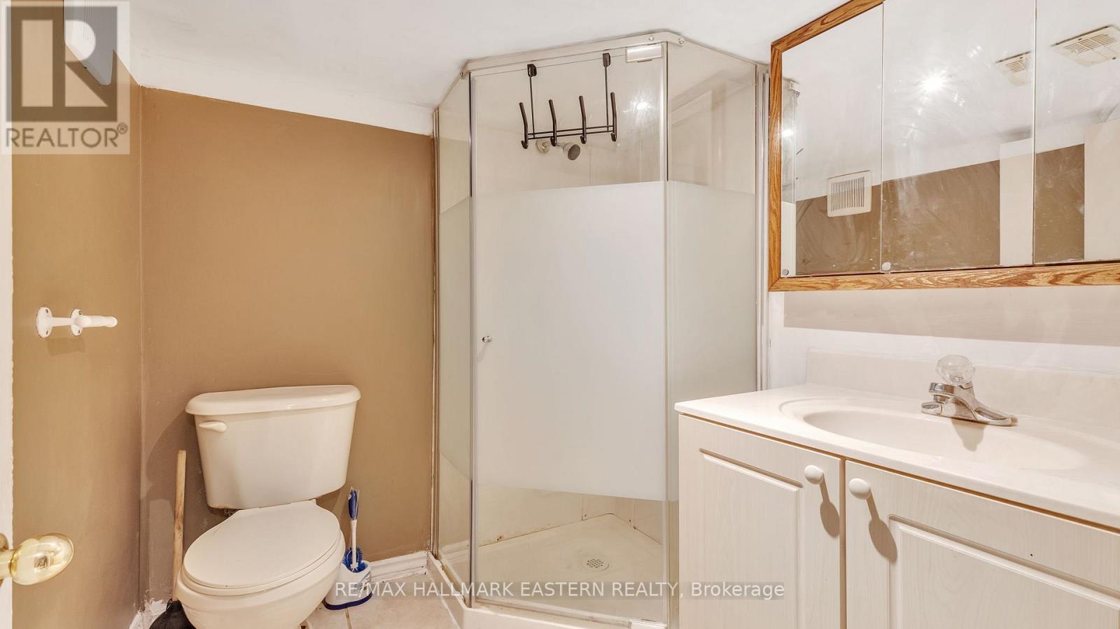 24 Aylmer Street, Peterborough Central (South), Ontario  K9J 3H5 - Photo 41 - X12133802