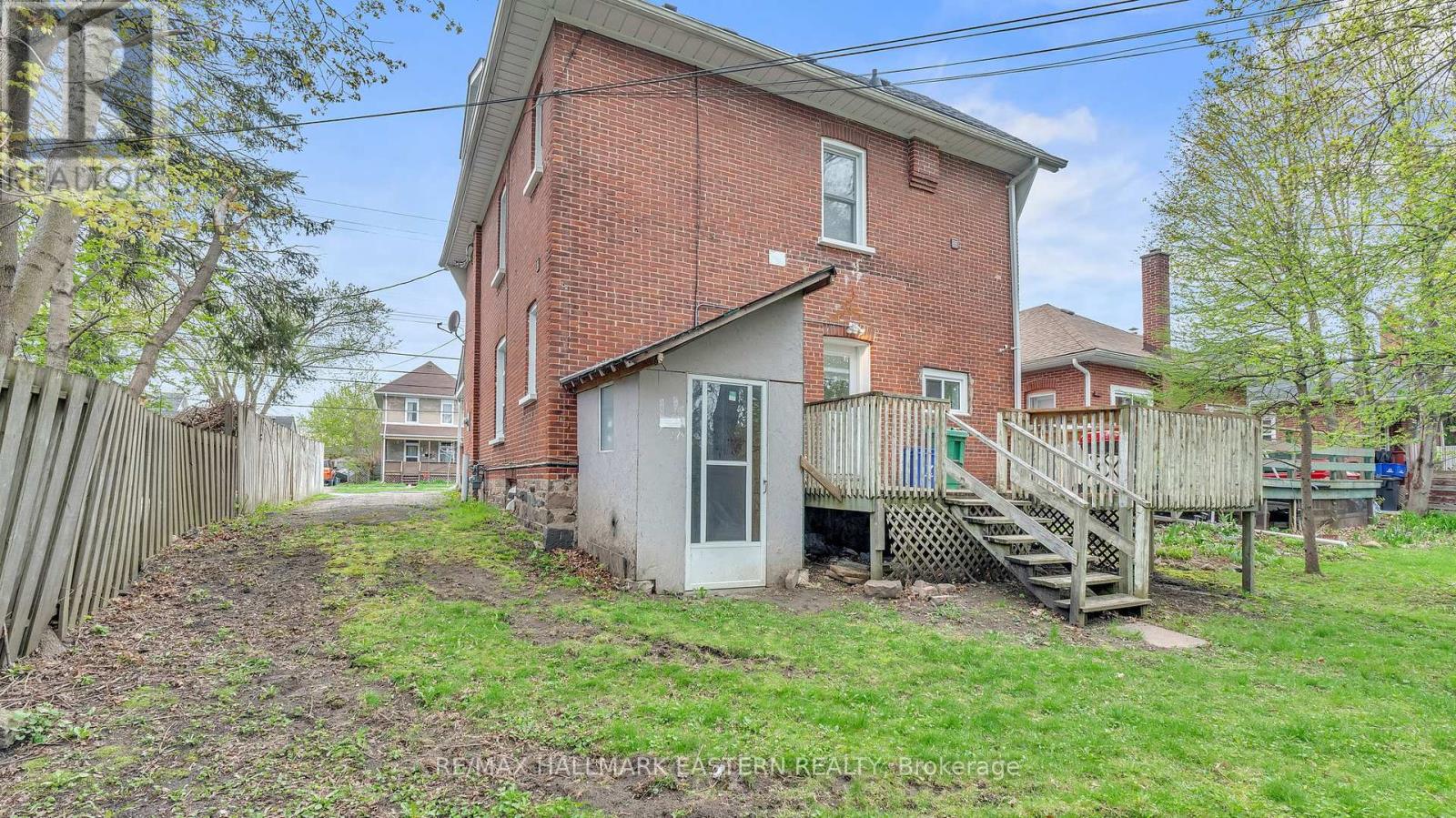 24 Aylmer Street, Peterborough Central (South), Ontario  K9J 3H5 - Photo 46 - X12133802
