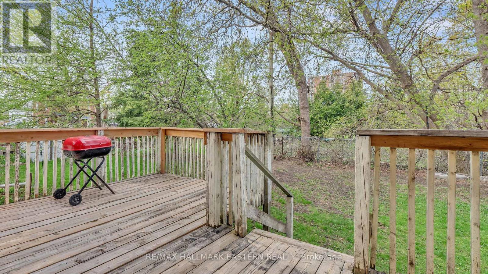 24 Aylmer Street, Peterborough Central (South), Ontario  K9J 3H5 - Photo 47 - X12133802