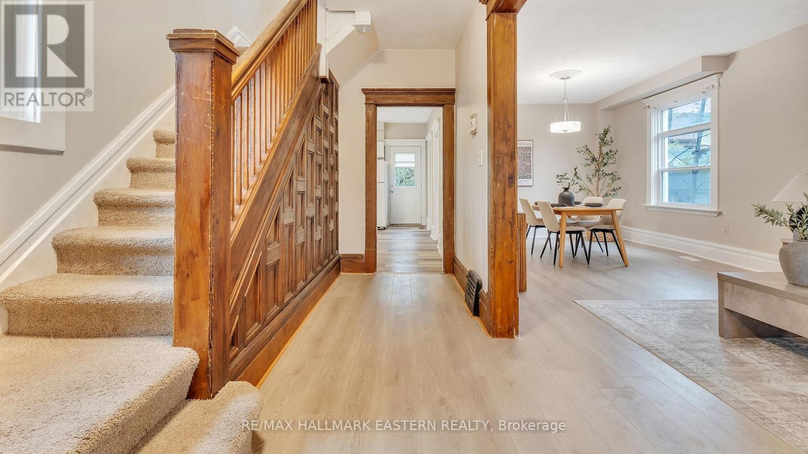 24 Aylmer Street, Peterborough Central (South), Ontario  K9J 3H5 - Photo 8 - X12133802