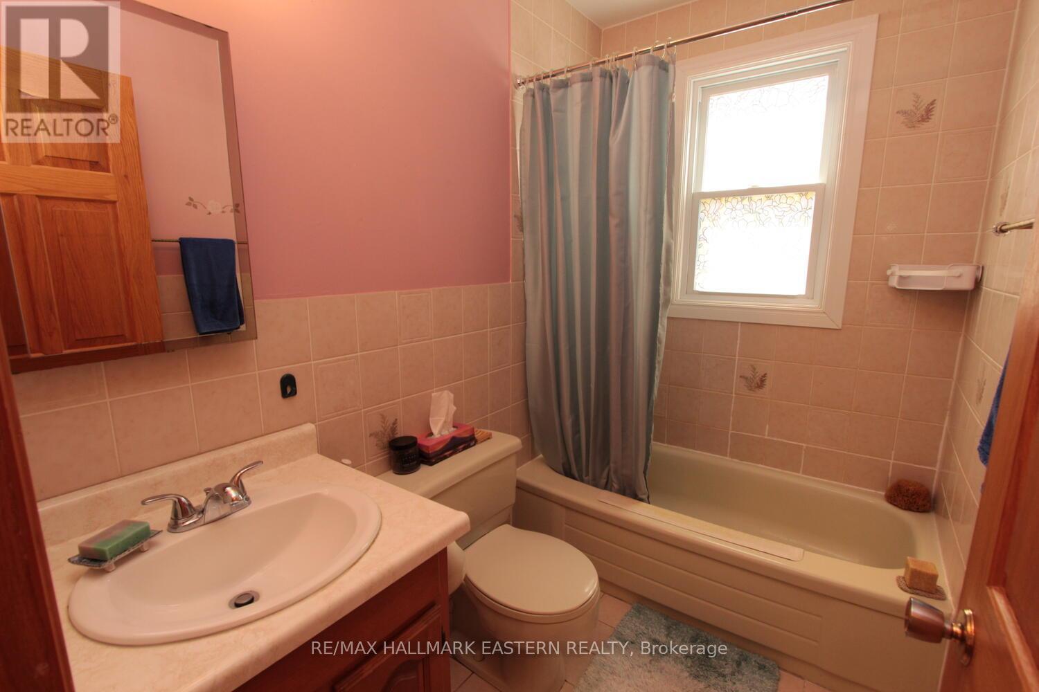 572 Round Lake Road, Havelock-Belmont-Methuen (Belmont-Methuen), Ontario  K0L 1Z0 - Photo 22 - X12134146