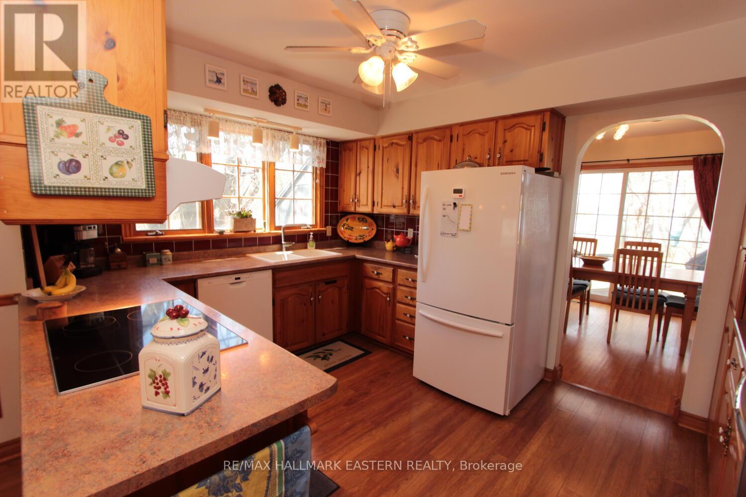 572 Round Lake Road, Havelock-Belmont-Methuen (Belmont-Methuen), Ontario  K0L 1Z0 - Photo 5 - X12134146