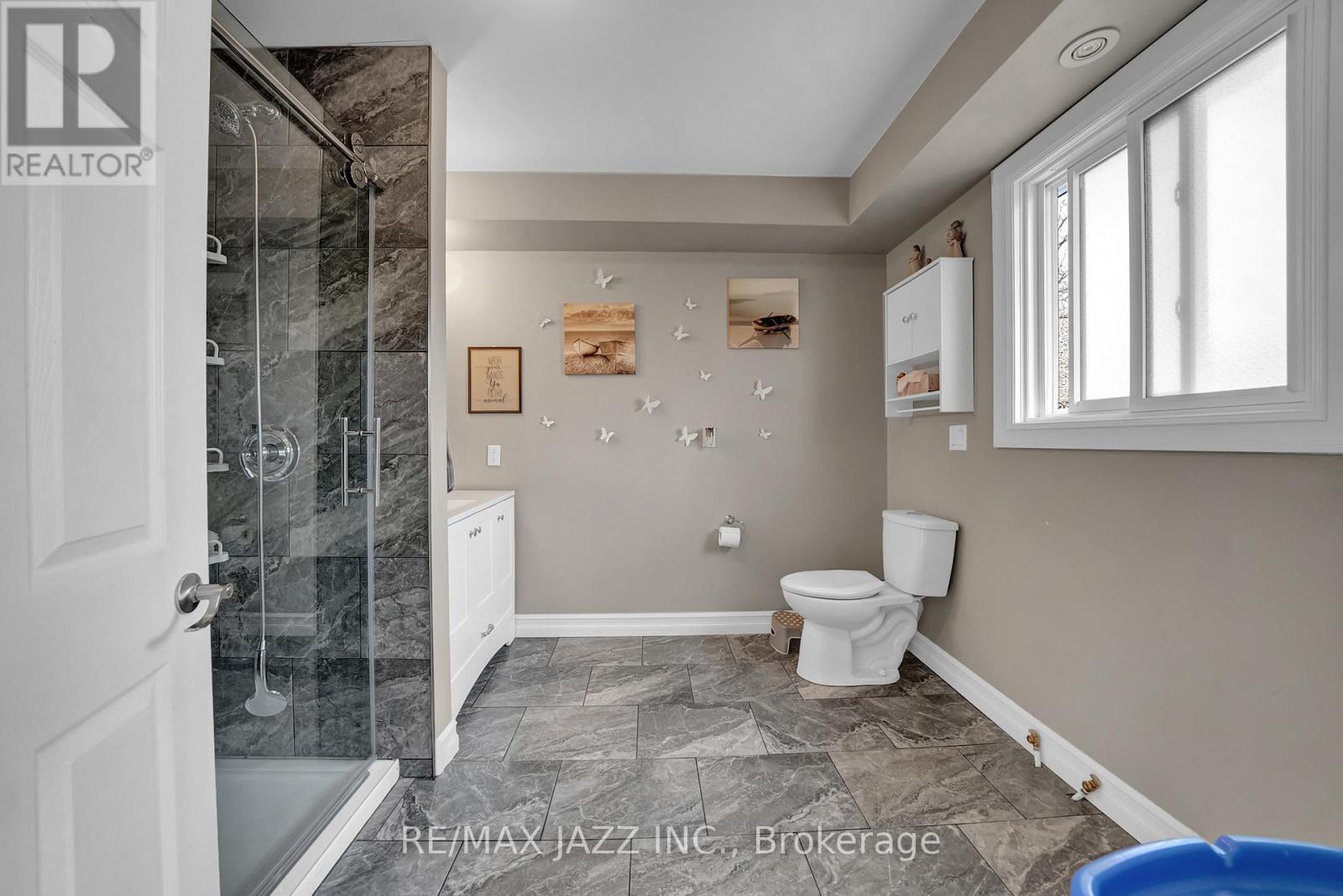 2046 Meadowview Road, Peterborough East (South), Ontario  K9L 1S4 - Photo 14 - X12134303