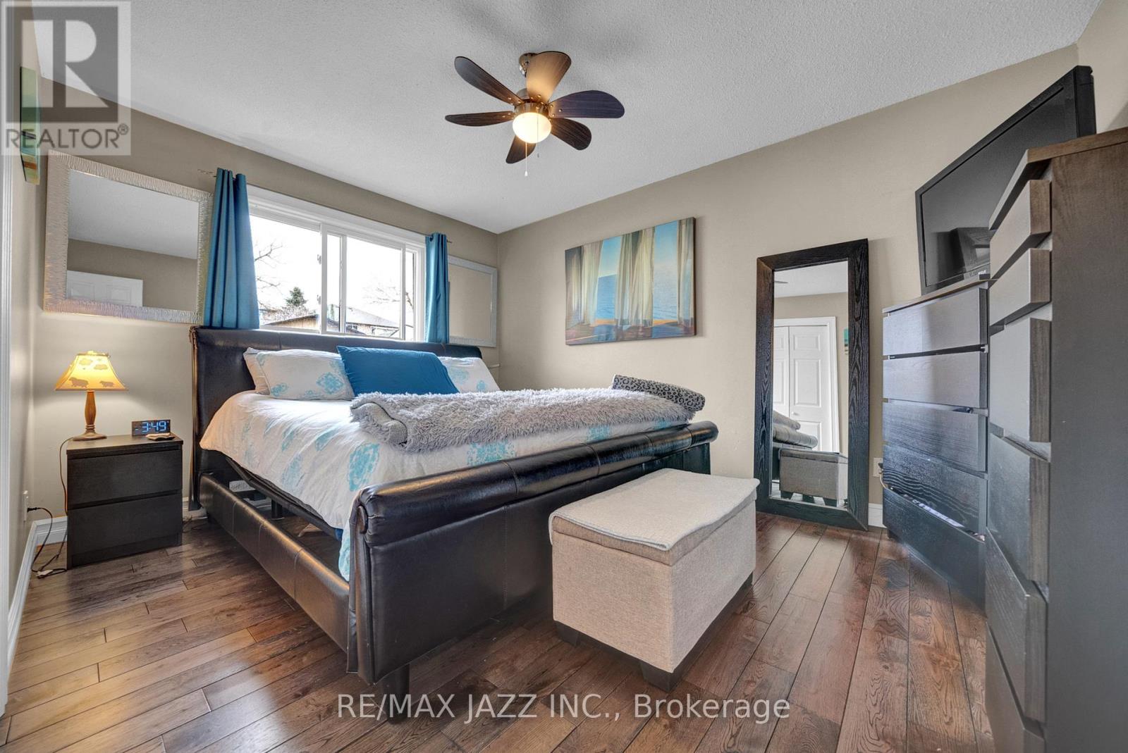 2046 Meadowview Road, Peterborough East (South), Ontario  K9L 1S4 - Photo 16 - X12134303