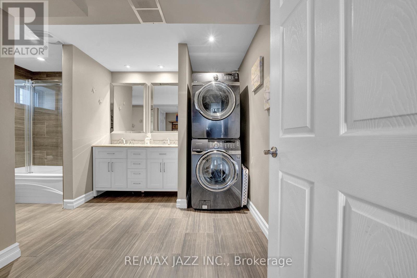 2046 Meadowview Road, Peterborough East (South), Ontario  K9L 1S4 - Photo 27 - X12134303