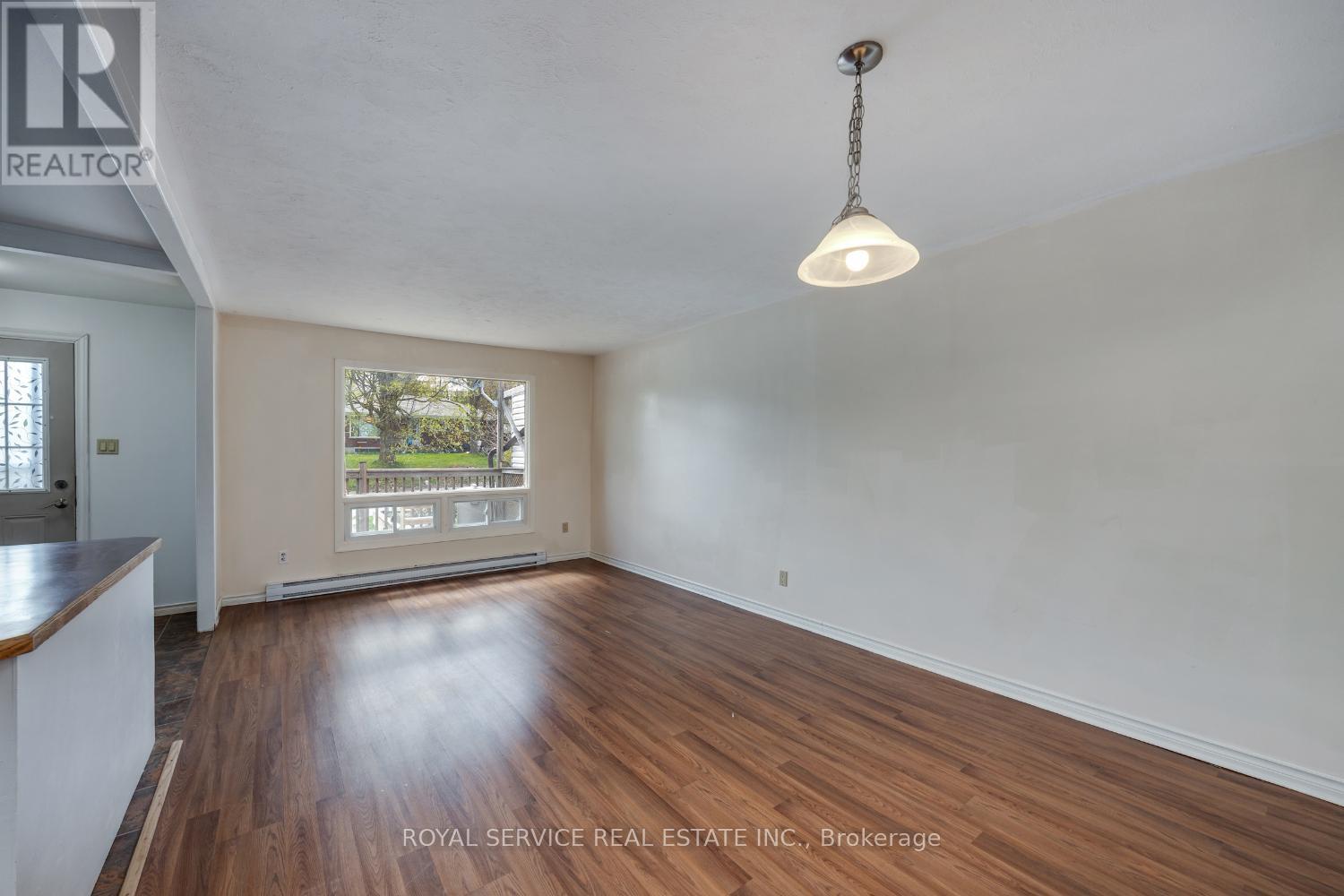 42 Alexander Avenue, Peterborough West (North), Ontario  K9J 6B4 - Photo 11 - X12134679