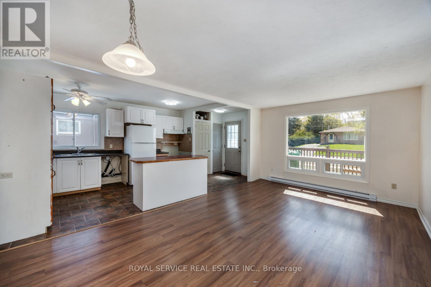 42 Alexander Avenue, Peterborough West (North), Ontario  K9J 6B4 - Photo 12 - X12134679