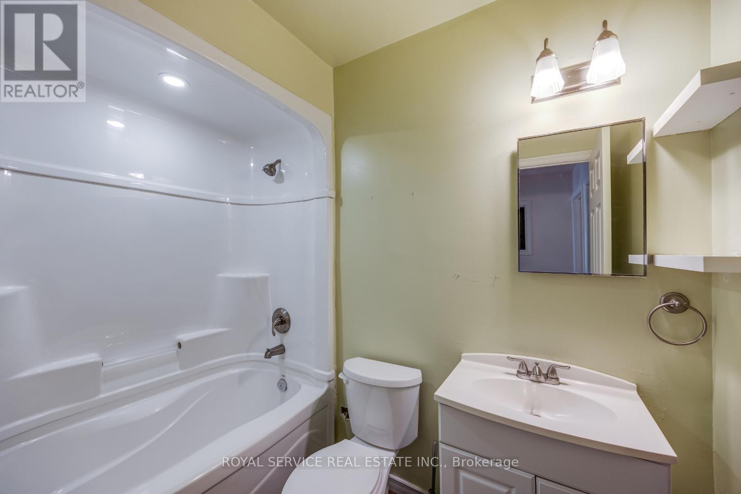 42 Alexander Avenue, Peterborough West (North), Ontario  K9J 6B4 - Photo 14 - X12134679