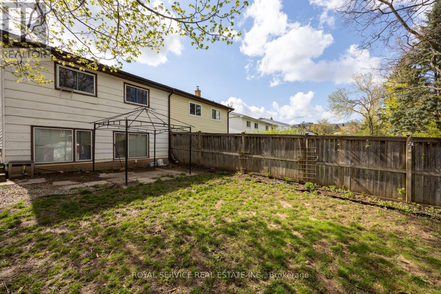 42 Alexander Avenue, Peterborough West (North), Ontario  K9J 6B4 - Photo 26 - X12134679
