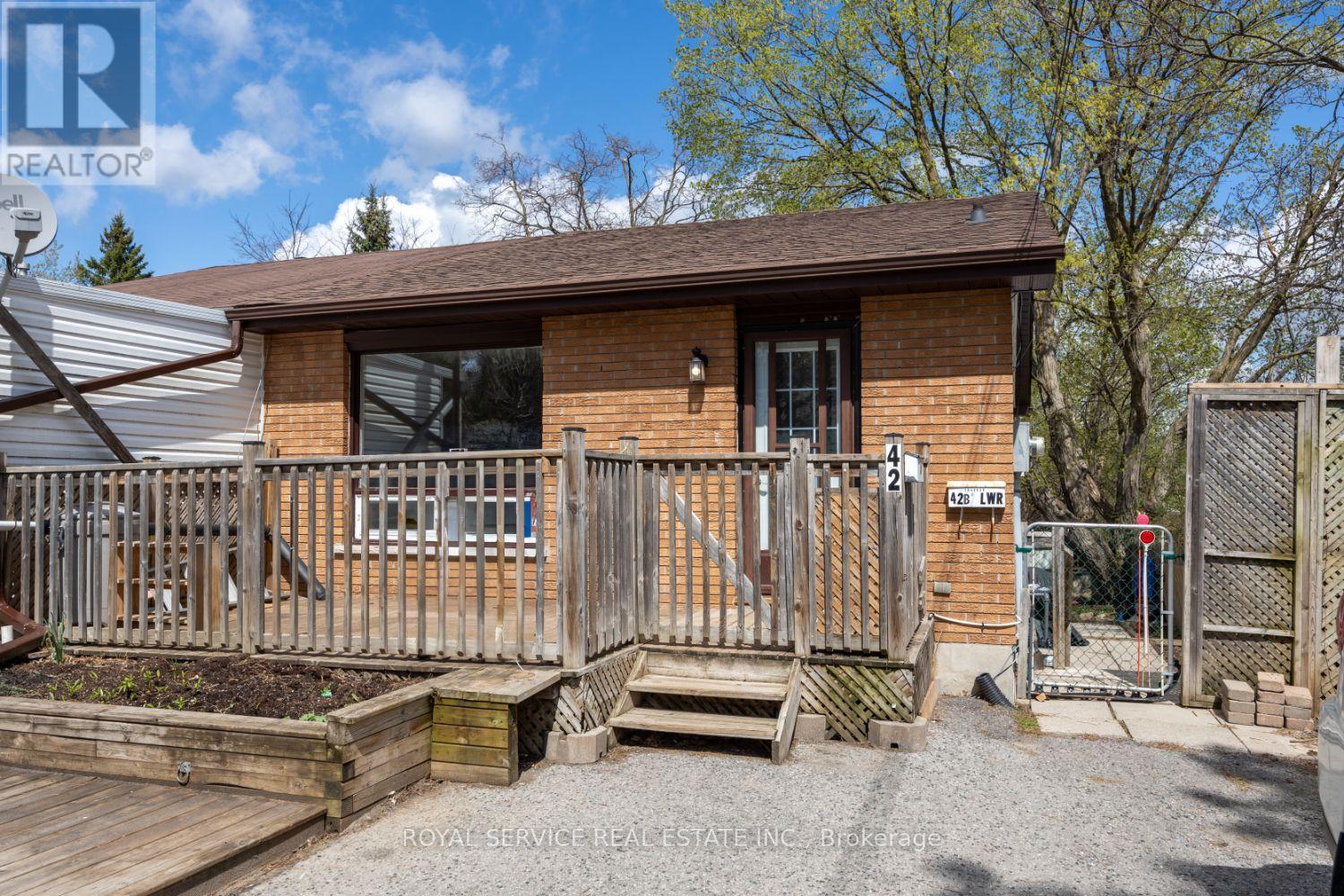 42 Alexander Avenue, Peterborough West (North), Ontario  K9J 6B4 - Photo 3 - X12134679