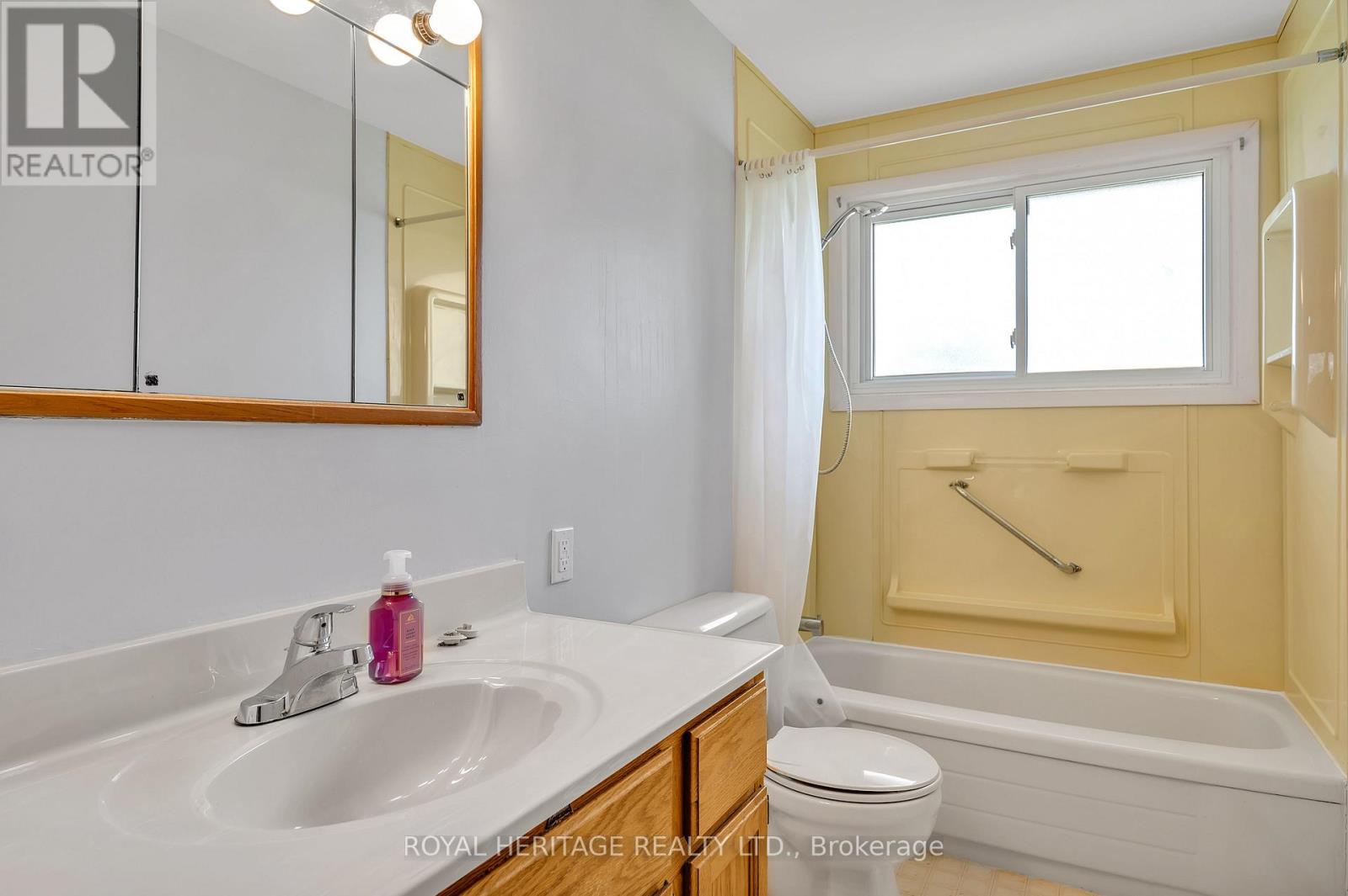 547 River Road S, Peterborough South (East), Ontario  K9J 1E6 - Photo 13 - X12134644