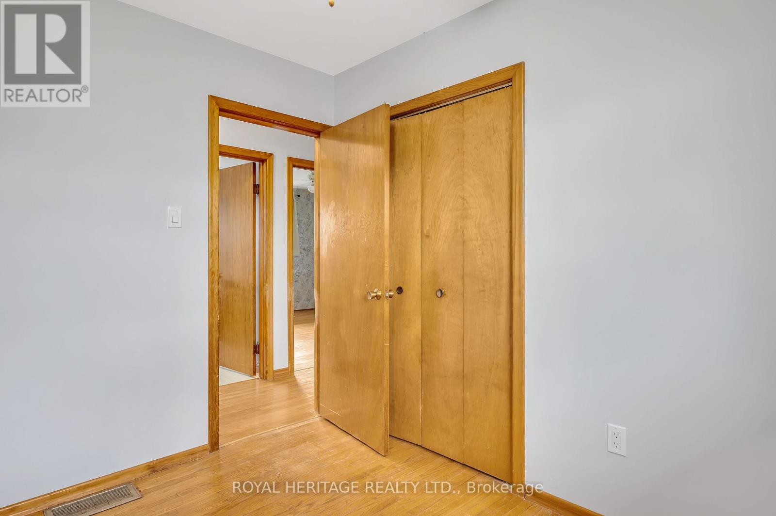 547 River Road S, Peterborough South (East), Ontario  K9J 1E6 - Photo 18 - X12134644