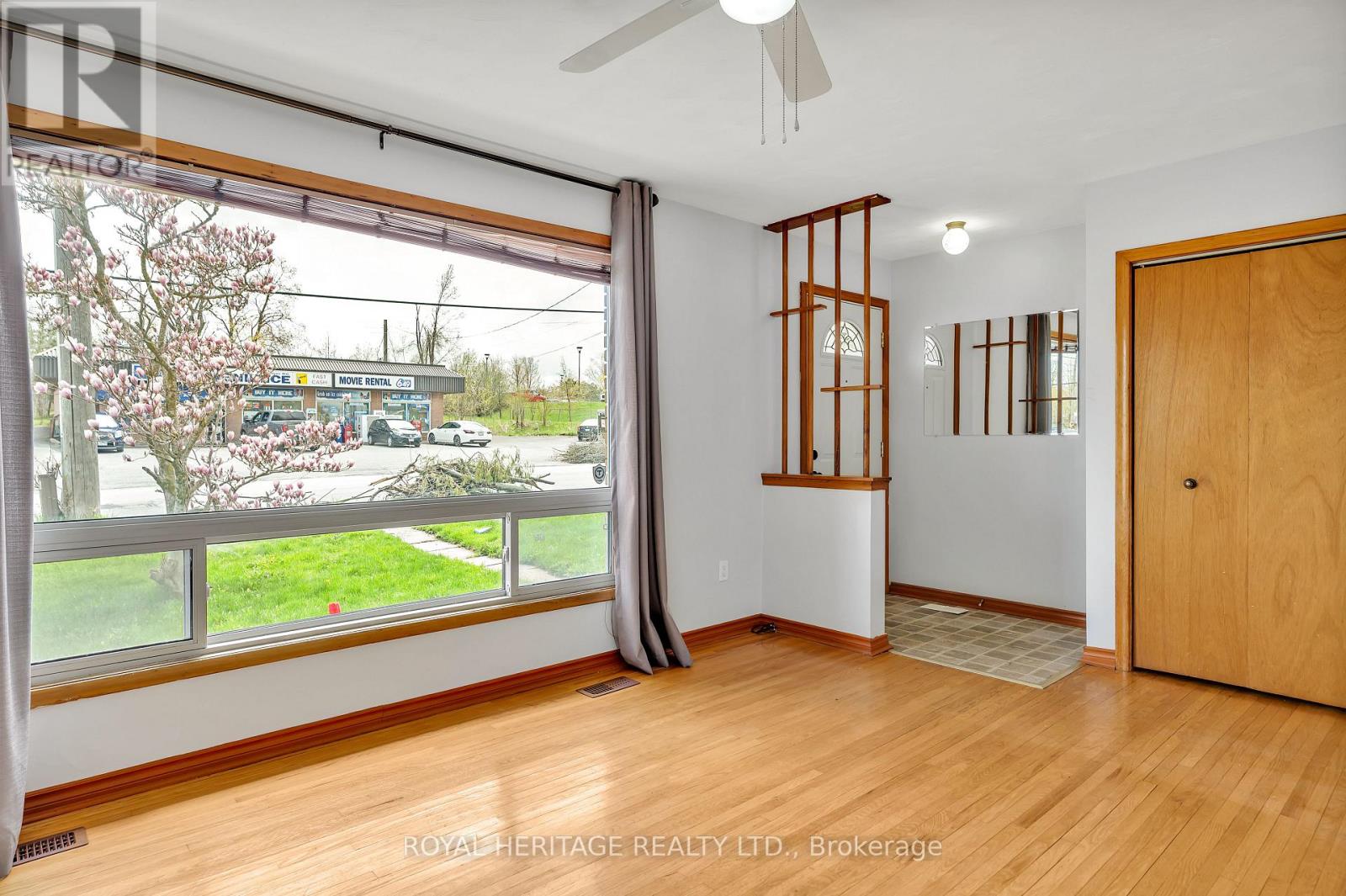 547 River Road S, Peterborough South (East), Ontario  K9J 1E6 - Photo 2 - X12134644