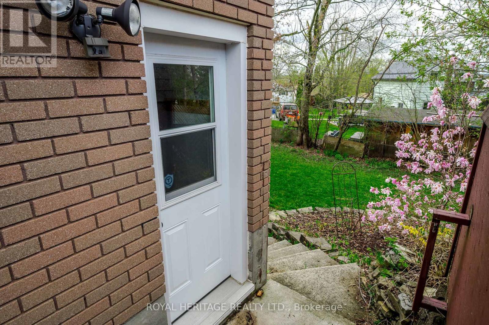 547 River Road S, Peterborough South (East), Ontario  K9J 1E6 - Photo 36 - X12134644