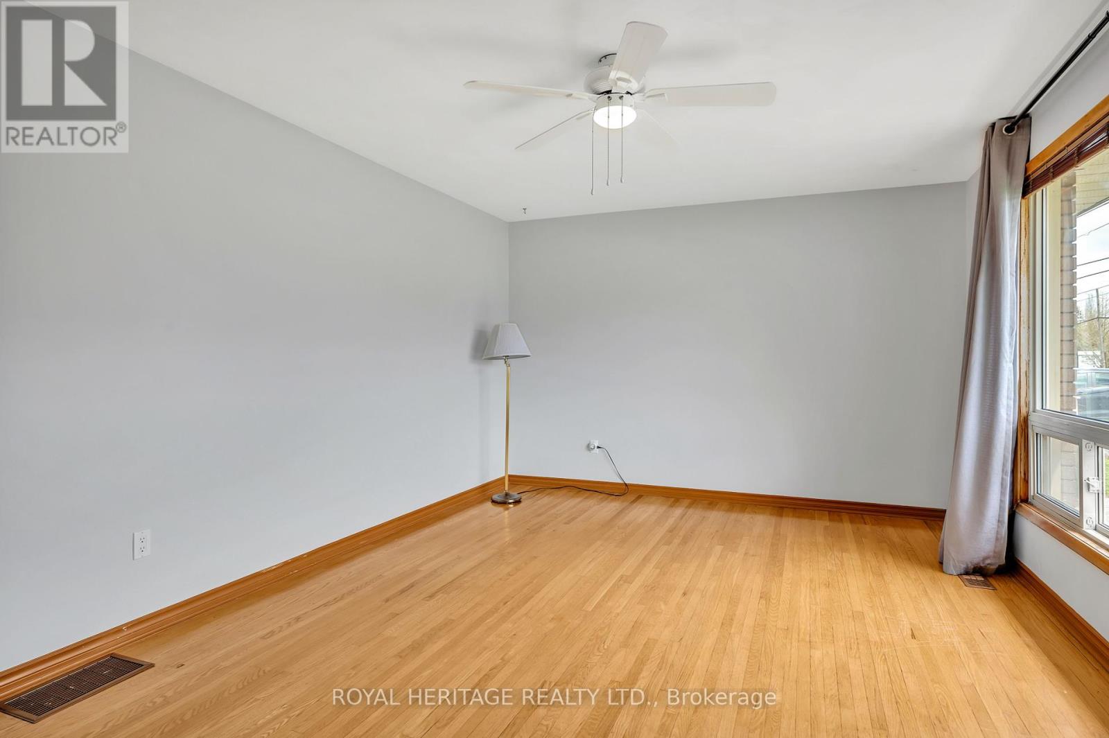 547 River Road S, Peterborough South (East), Ontario  K9J 1E6 - Photo 4 - X12134644
