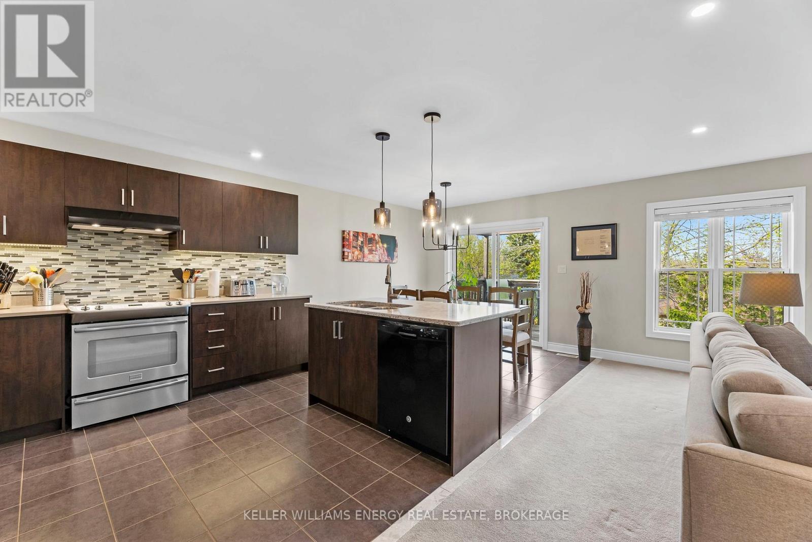 104 Bowen Drive, Peterborough North (North), Ontario  K9H 0B8 - Photo 10 - X12135070