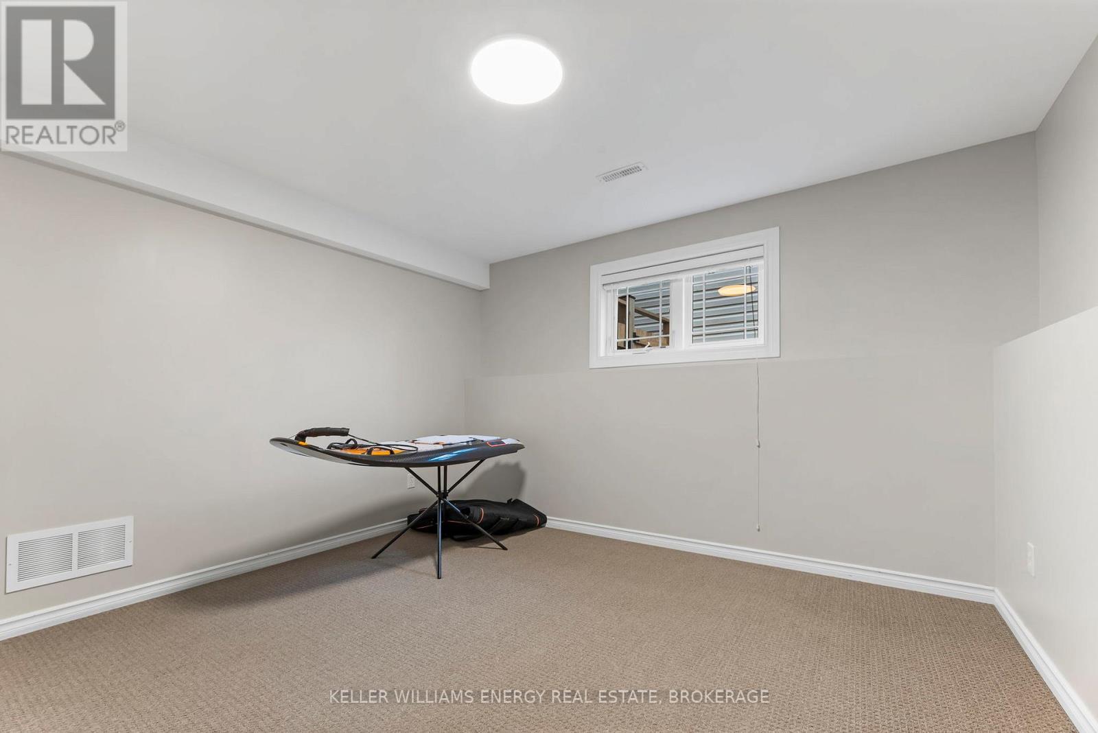 104 Bowen Drive, Peterborough North (North), Ontario  K9H 0B8 - Photo 25 - X12135070
