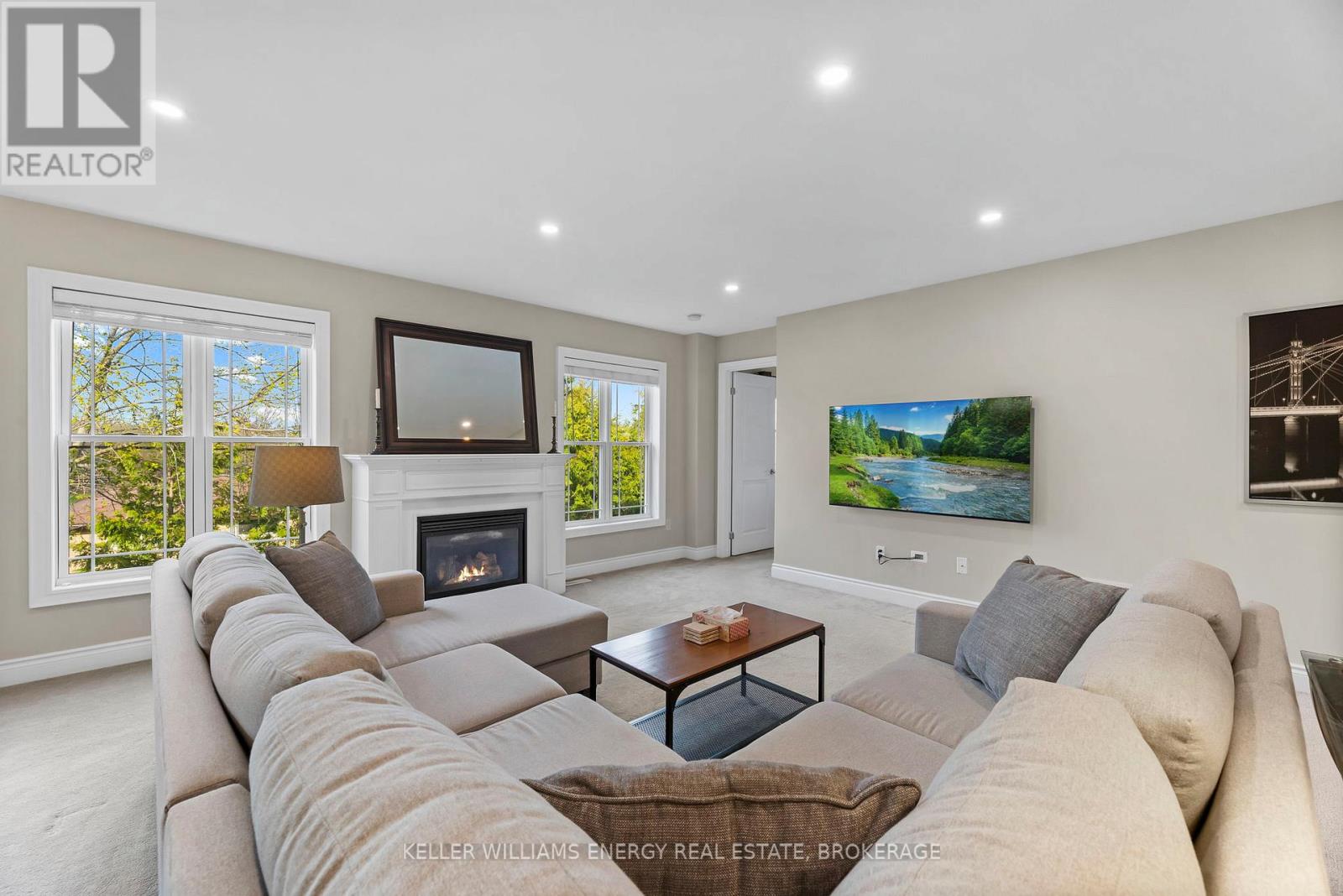 104 Bowen Drive, Peterborough North (North), Ontario  K9H 0B8 - Photo 4 - X12135070