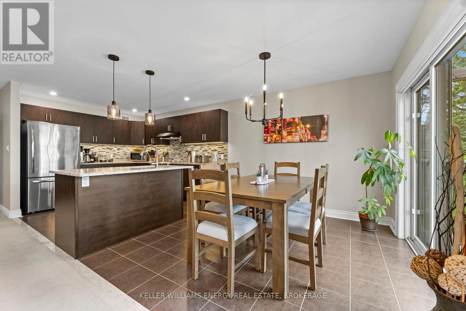 104 Bowen Drive, Peterborough North (North), Ontario  K9H 0B8 - Photo 5 - X12135070