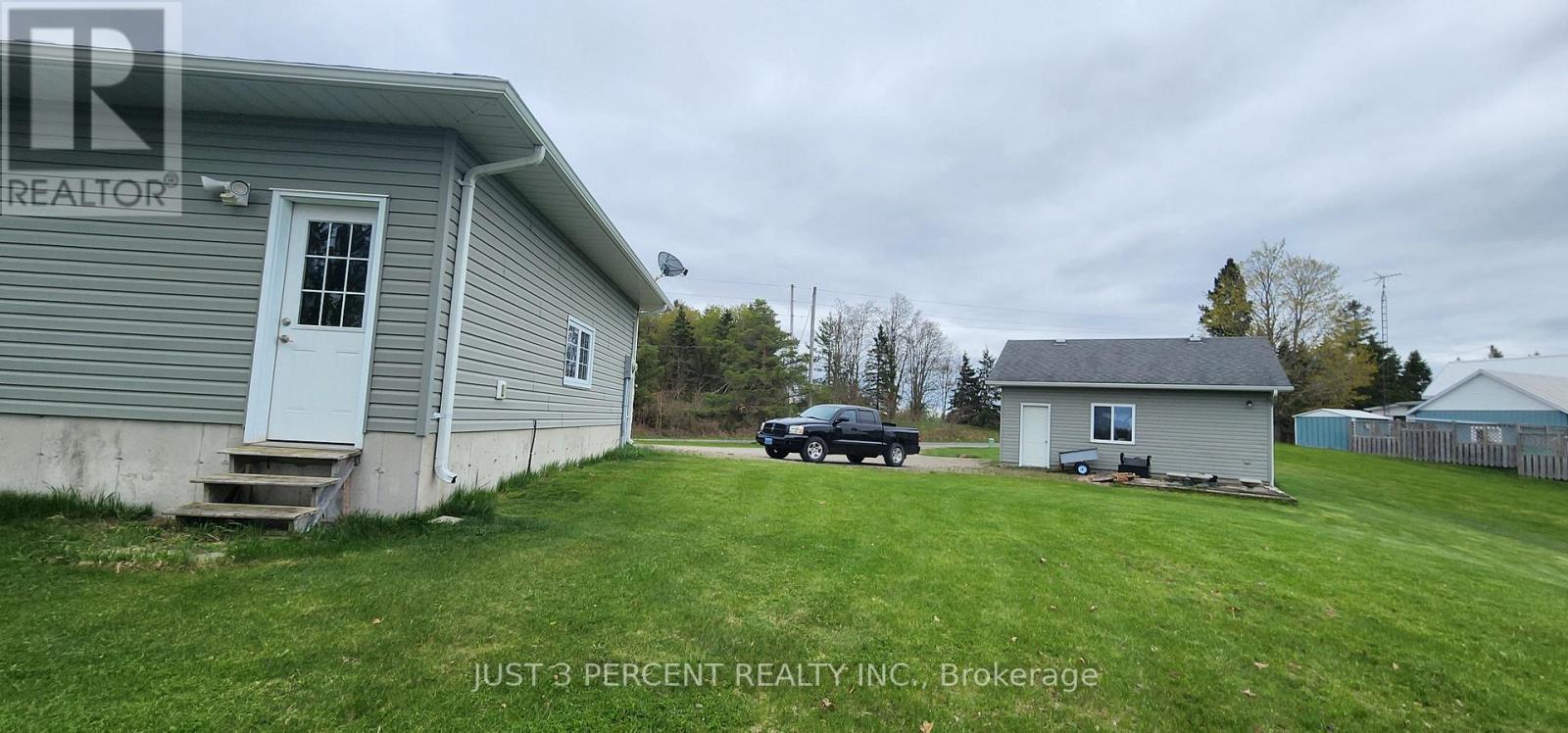 690 County Road 2, Otonabee-South Monaghan, Ontario  K0L 1B0 - Photo 5 - X12135341