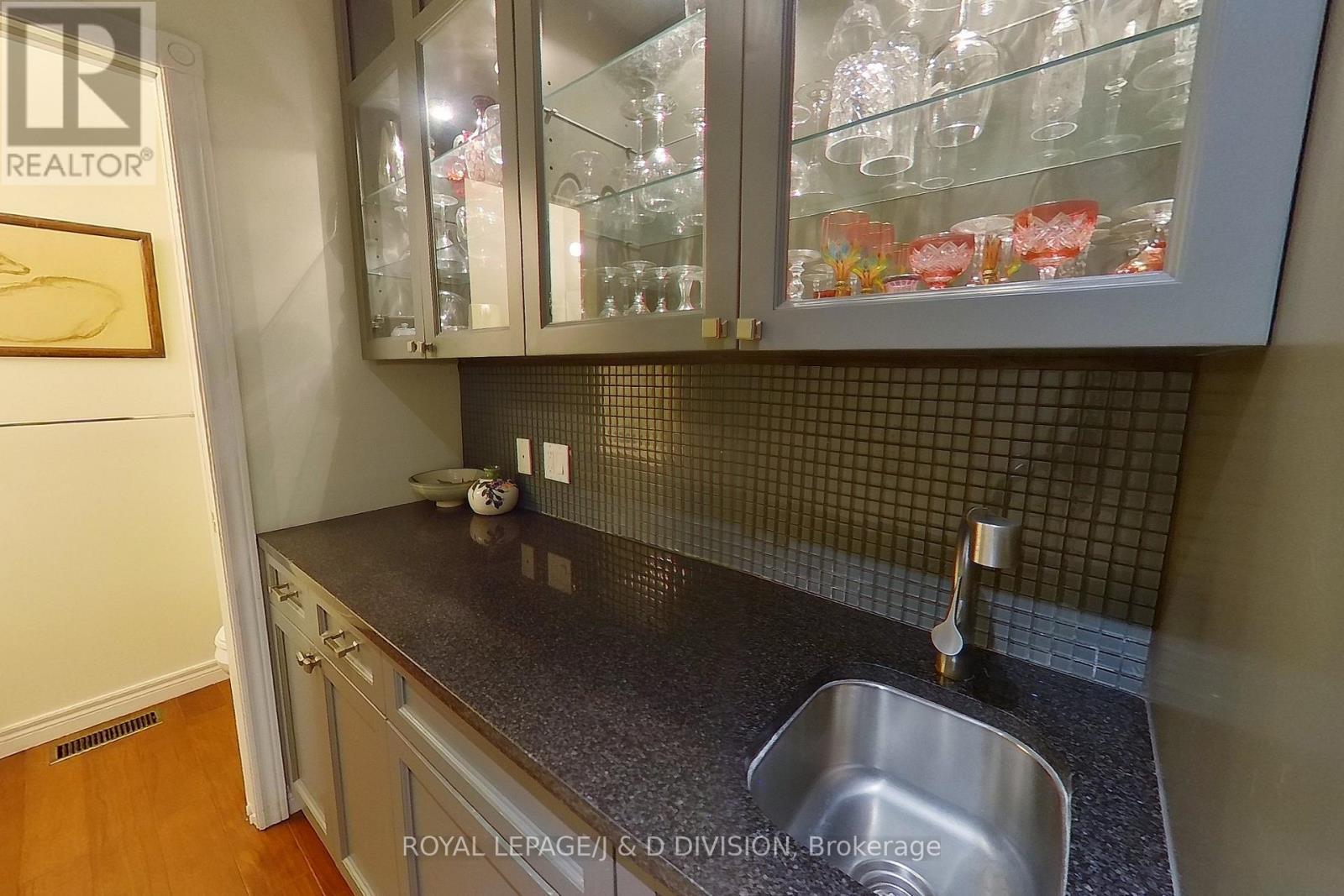 310 - 1742 Ravenwood Drive, Peterborough West (North), Ontario  K9K 2R5 - Photo 11 - X12135213