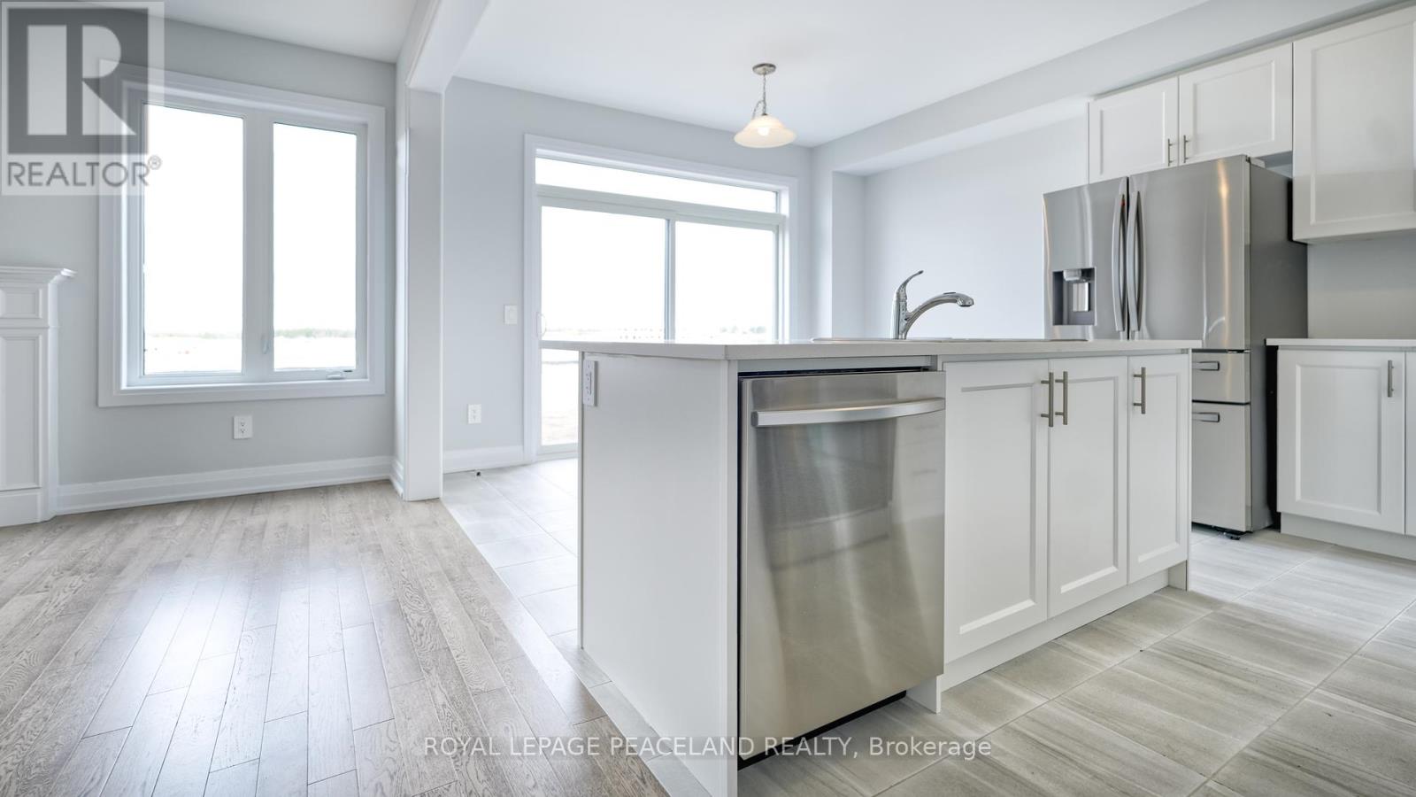 74 Butler Boulevard, Kawartha Lakes (Lindsay), Ontario  K9V 0R9 - Photo 13 - X12136089