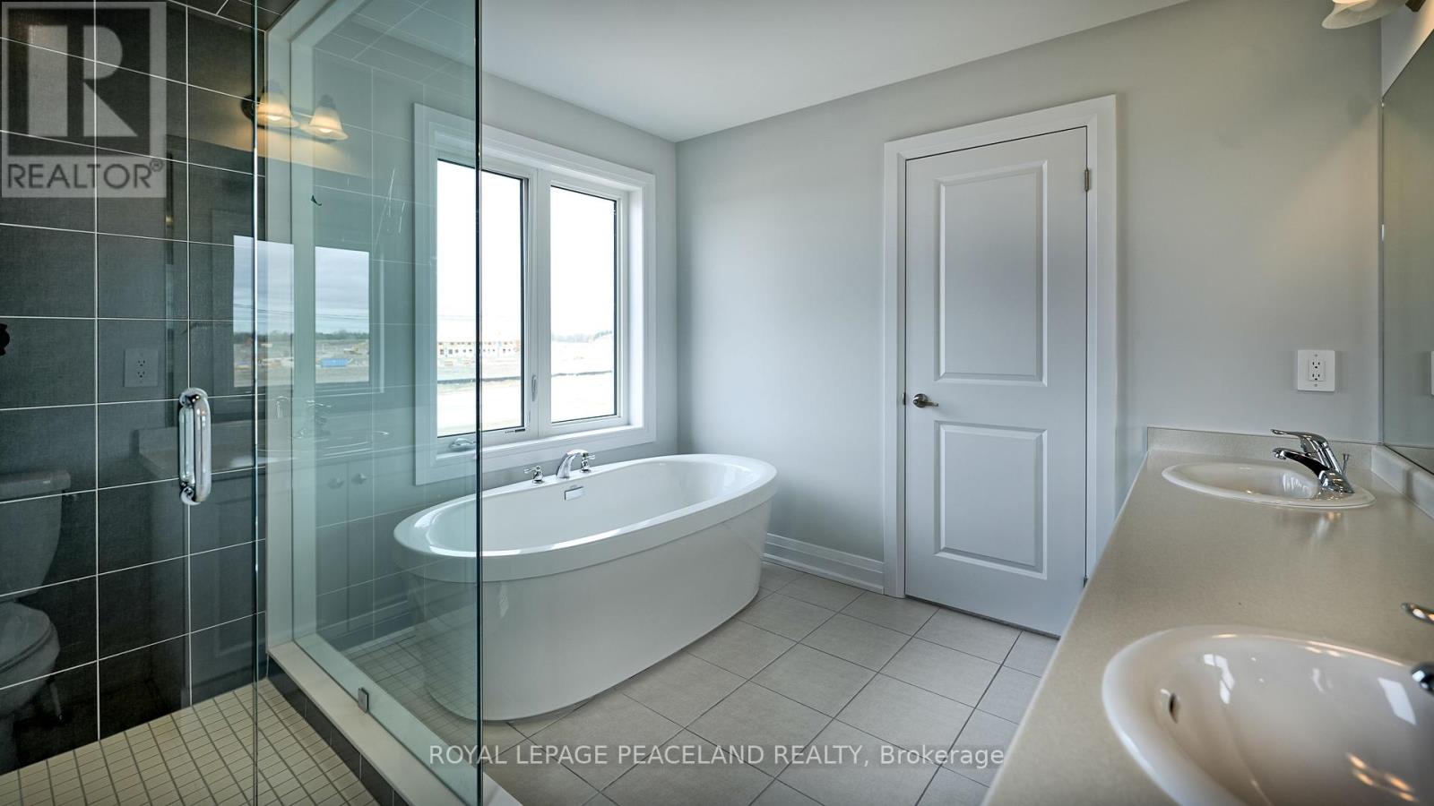 74 Butler Boulevard, Kawartha Lakes (Lindsay), Ontario  K9V 0R9 - Photo 29 - X12136089