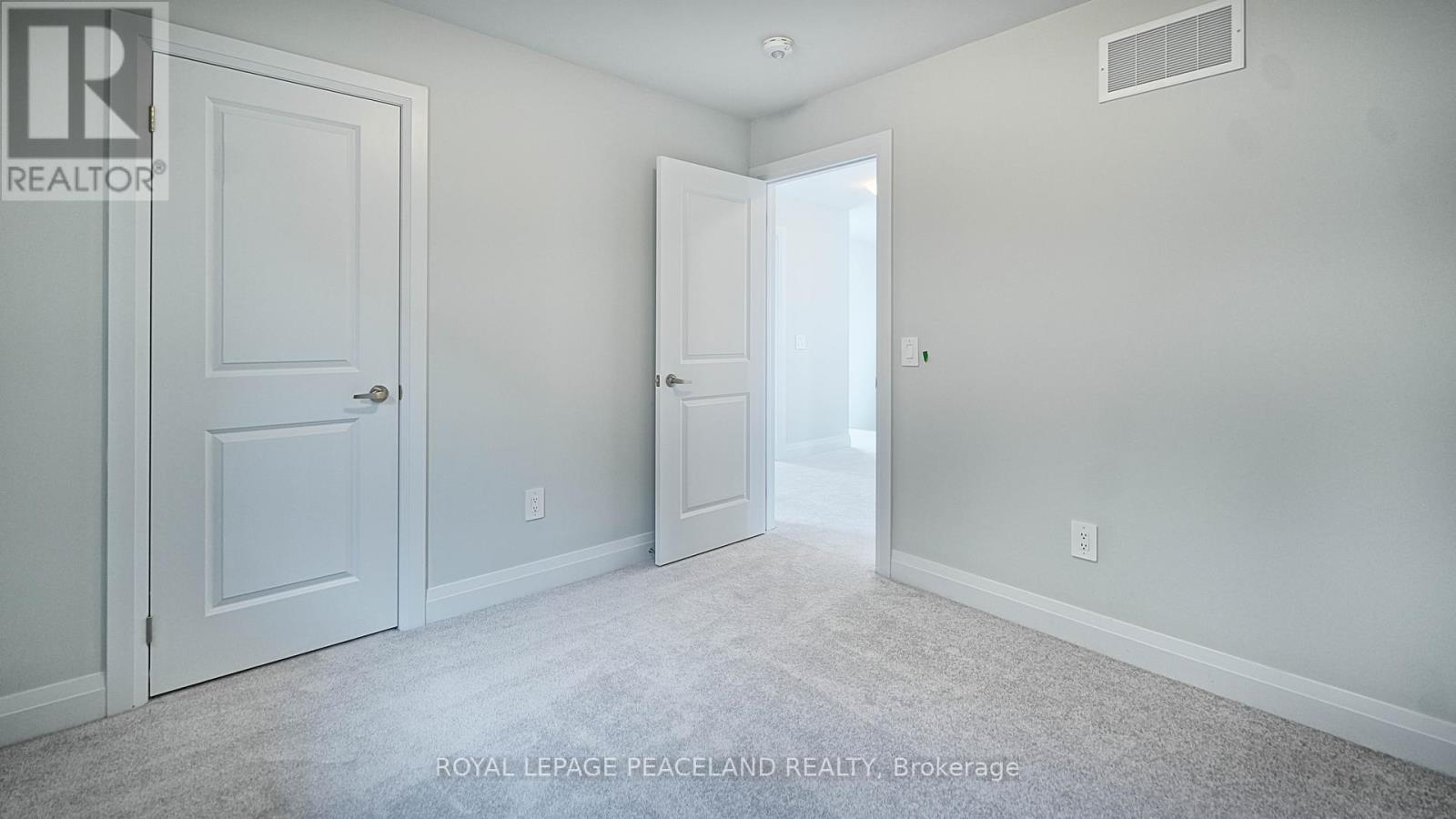 74 Butler Boulevard, Kawartha Lakes (Lindsay), Ontario  K9V 0R9 - Photo 36 - X12136089