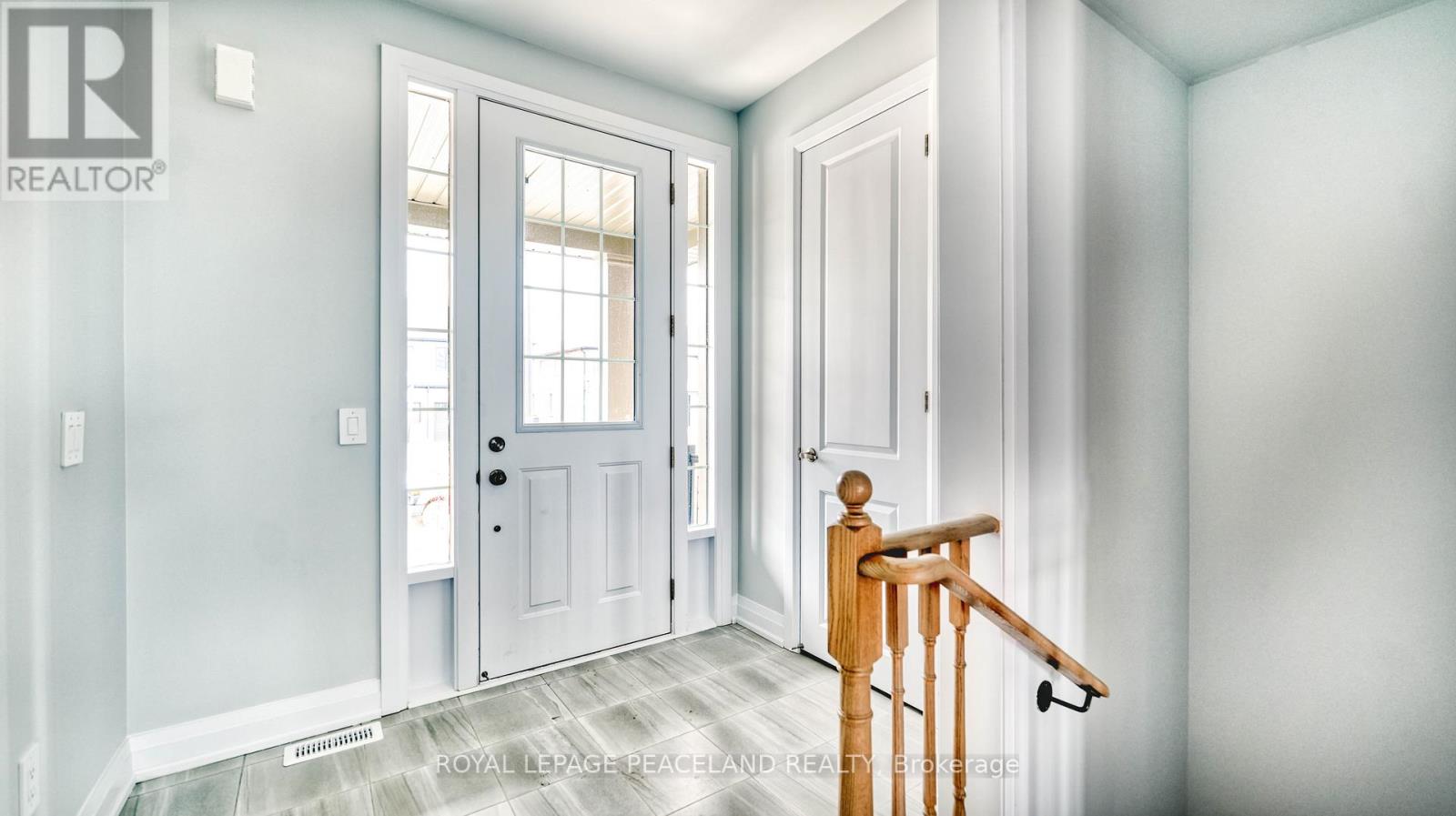 74 Butler Boulevard, Kawartha Lakes (Lindsay), Ontario  K9V 0R9 - Photo 4 - X12136089