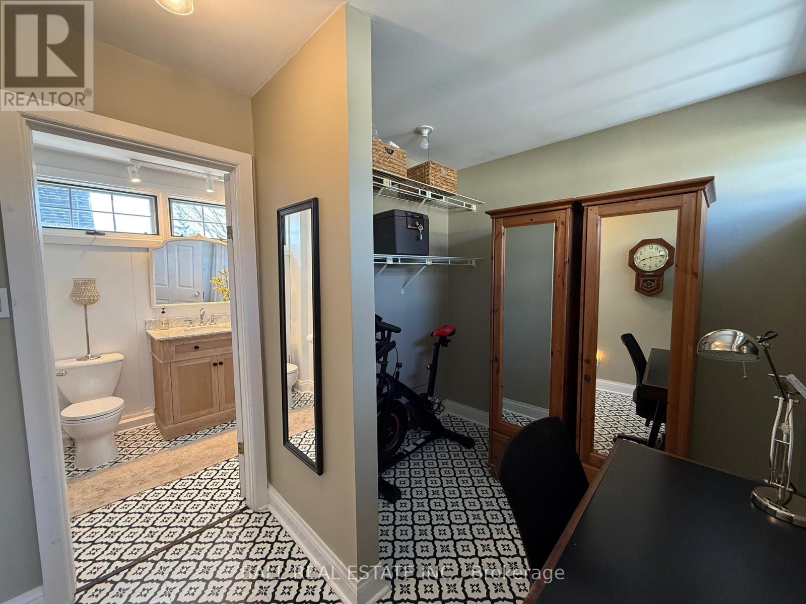 170 Queen Street, Selwyn, Ontario  K0L 2H0 - Photo 28 - X12136569