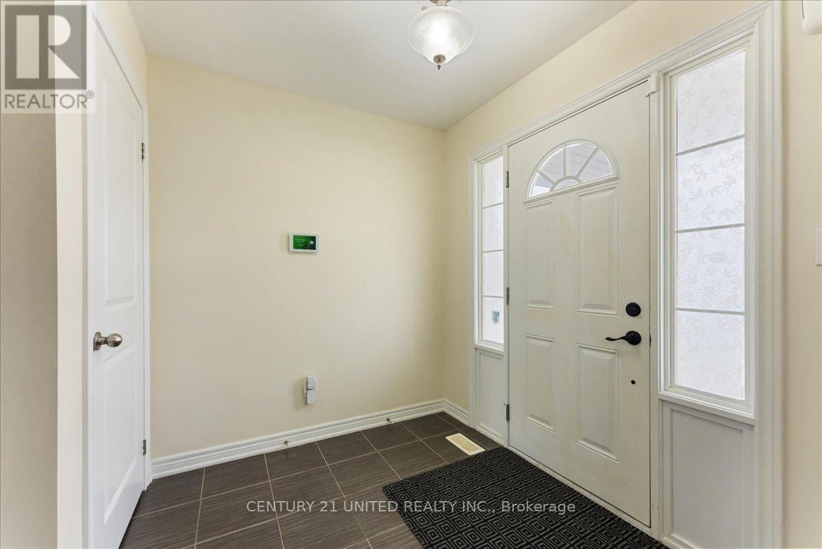 561 Grange Way, Peterborough North (North), Ontario  K9H 0G7 - Photo 5 - X12136595