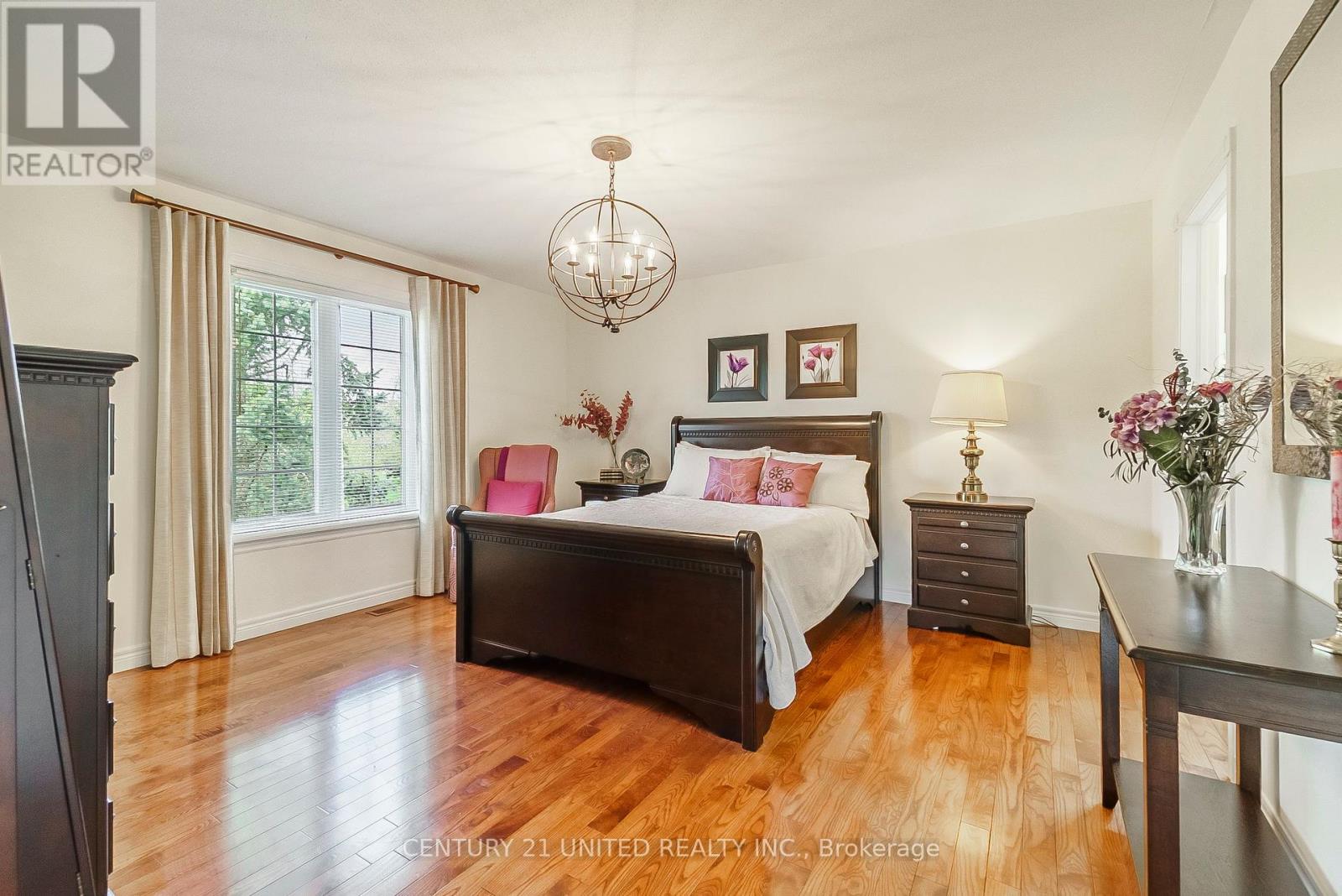 4 - 227 Carnegie Avenue, Peterborough North (University Heights), Ontario  K9L 0B3 - Photo 16 - X12136683