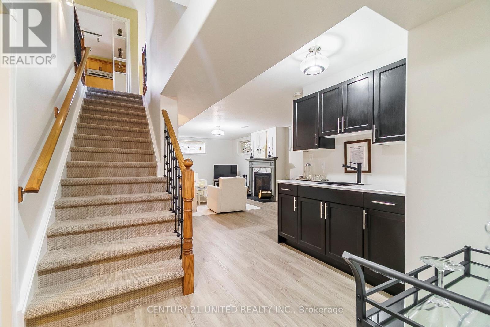 4 - 227 Carnegie Avenue, Peterborough North (University Heights), Ontario  K9L 0B3 - Photo 23 - X12136683