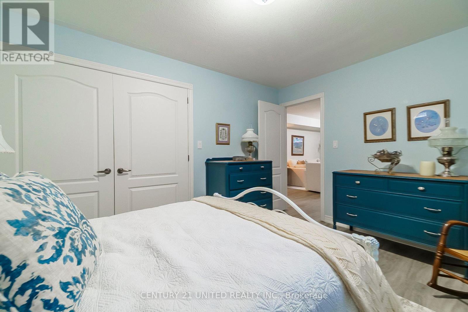 4 - 227 Carnegie Avenue, Peterborough North (University Heights), Ontario  K9L 0B3 - Photo 29 - X12136683