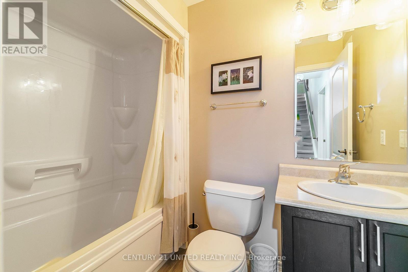 4 - 227 Carnegie Avenue, Peterborough North (University Heights), Ontario  K9L 0B3 - Photo 30 - X12136683