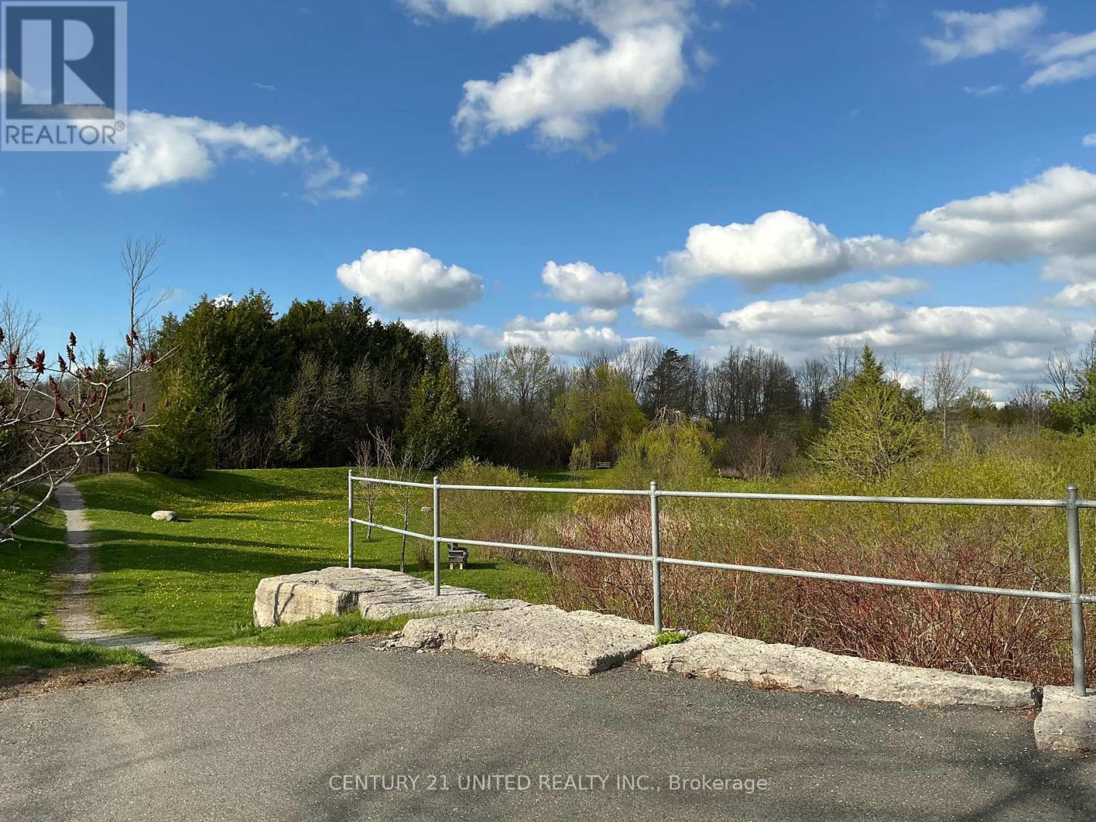 4 - 227 Carnegie Avenue, Peterborough North (University Heights), Ontario  K9L 0B3 - Photo 35 - X12136683