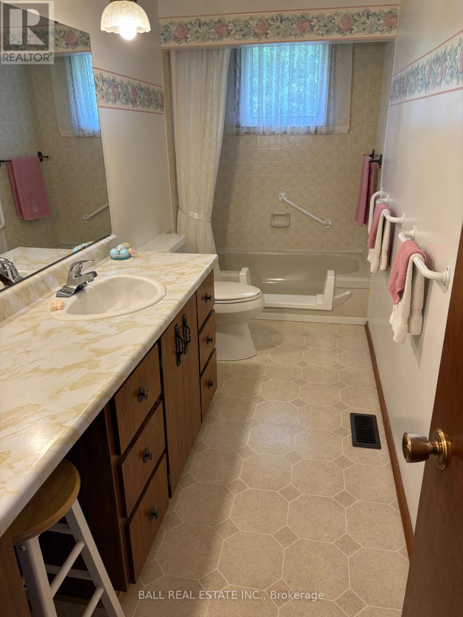 37 County Rd 40 N, Asphodel-Norwood (Norwood), Ontario  K0L 2V0 - Photo 18 - X12136783