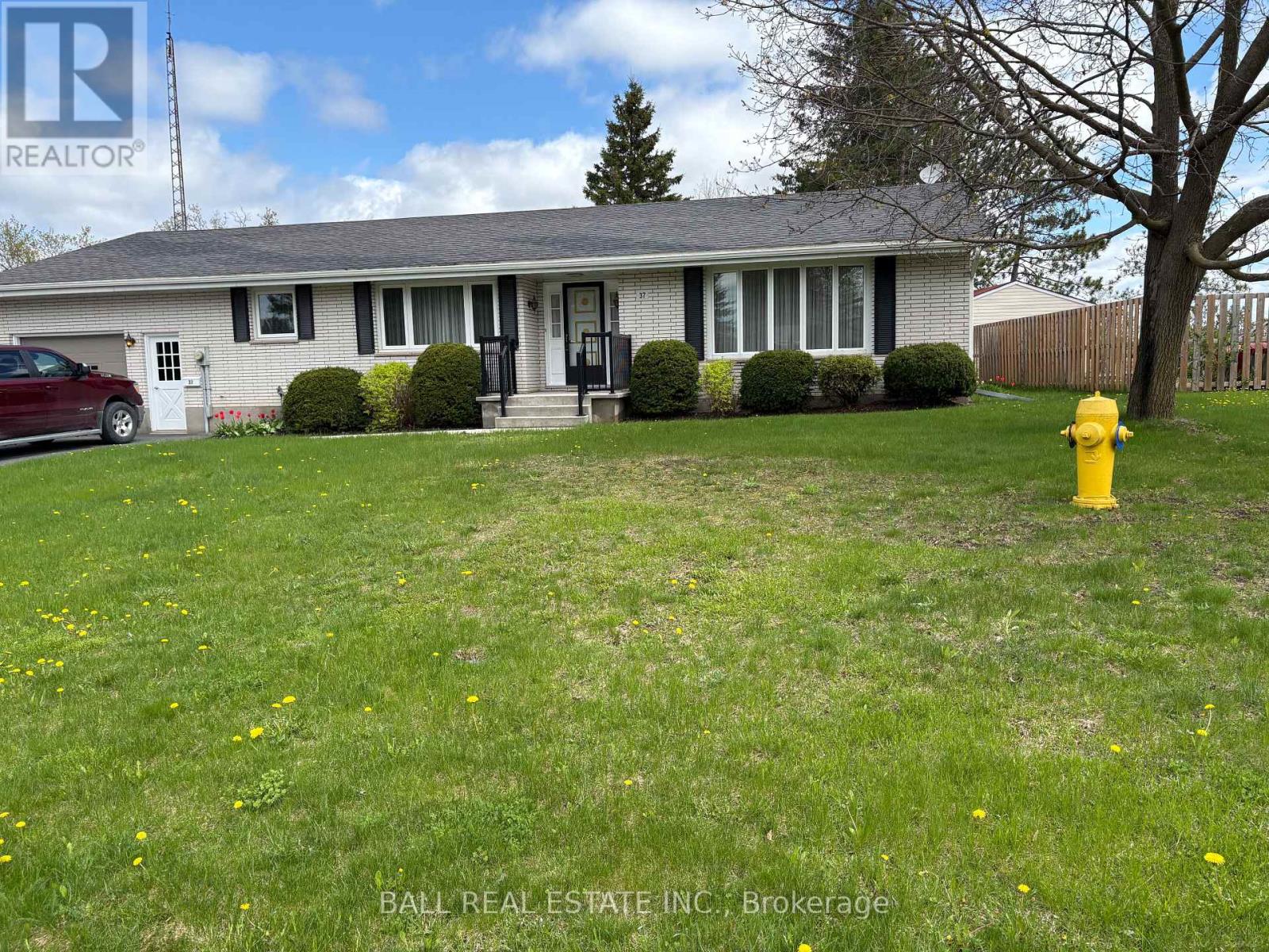 37 County Rd 40 N, Asphodel-Norwood (Norwood), Ontario  K0L 2V0 - Photo 3 - X12136783