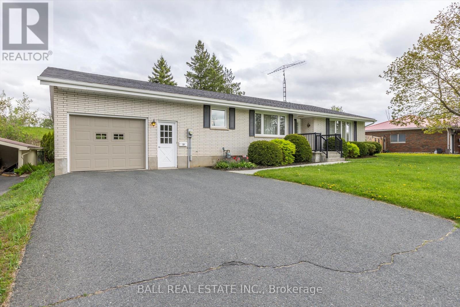 37 County Rd 40 N, Asphodel-Norwood (Norwood), Ontario  K0L 2V0 - Photo 31 - X12136783